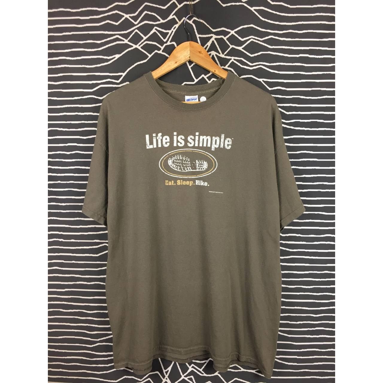 Gildan × Vintage Vtg Y2K Life Is Simple Eat Sleep Hike Camping Hiking Tee Size US XL / EU 56 / 4 - 1 Thumbnail
