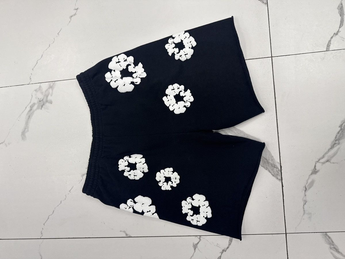 DENIM TEARS Denim Tears The Cotton Wreath Shorts “Black” Size US 40 / EU 56 - 1 Thumbnail