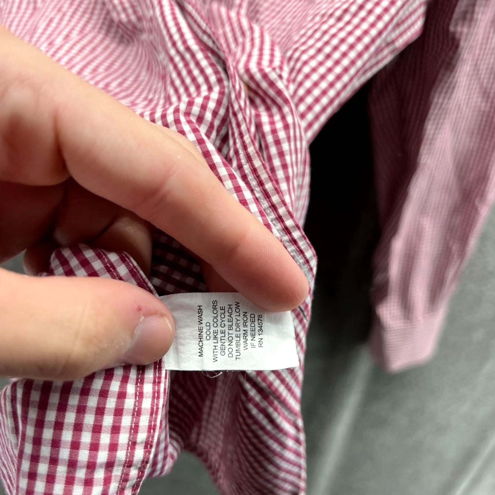 Vineyard Vines Vineyard Vines Shirt Mens M Red Button-Up Whale Preppy Check Gingham | Button-Down Collar | Long Sleeve | Cotton | Classic Fit - Vintage Size 40R - 7 Thumbnail