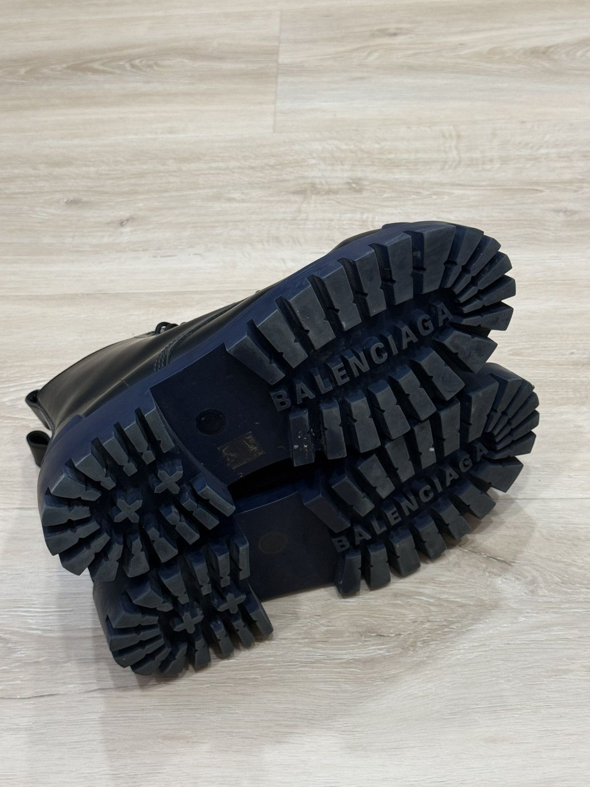 Balenciaga Balenciaga Strike Boots Size US 11 / EU 44 - 19 Thumbnail