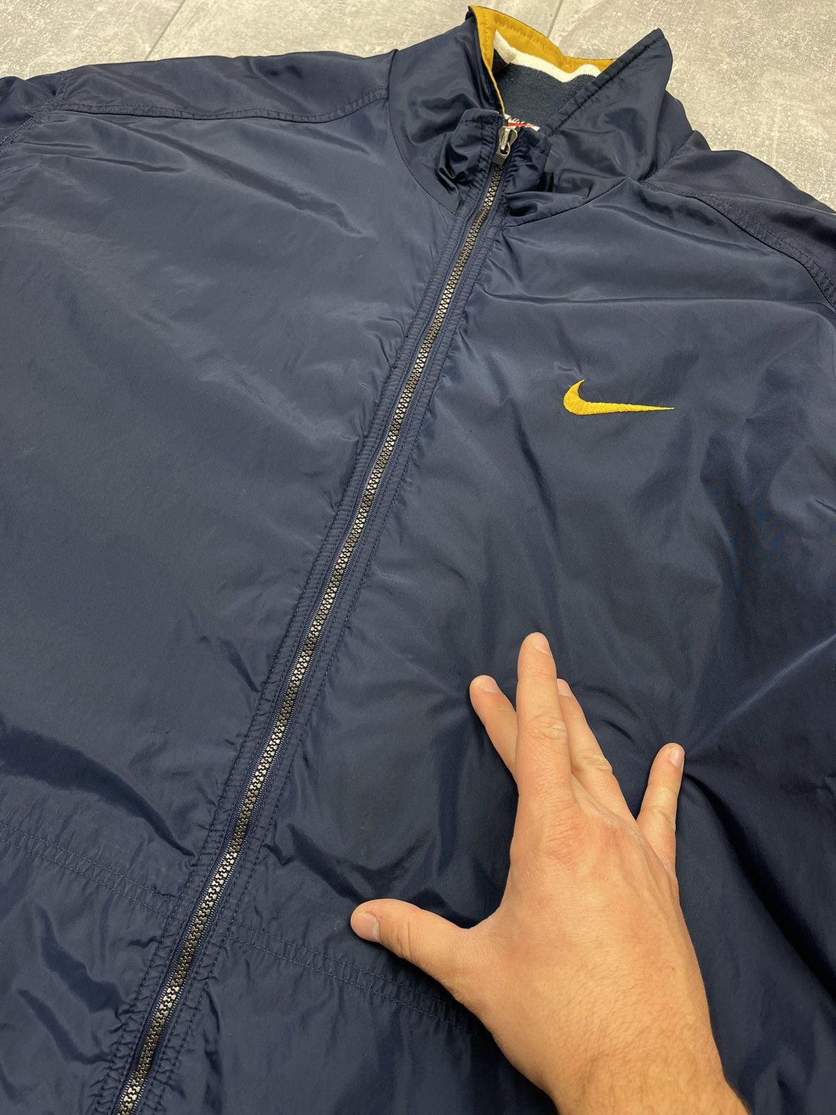 Nike Vintage Nike Puffer Jacket Back Big Logo Size US XL / EU 56 / 4 - 5 Thumbnail