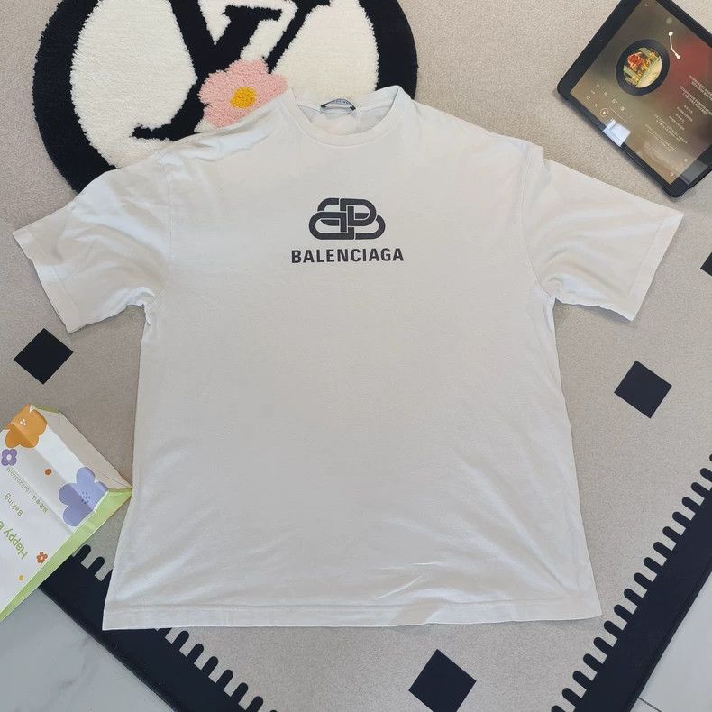 Balenciaga Balenciaga Lock white casual short sleeve Size US M / EU 48-50 / 2 - 1 Thumbnail