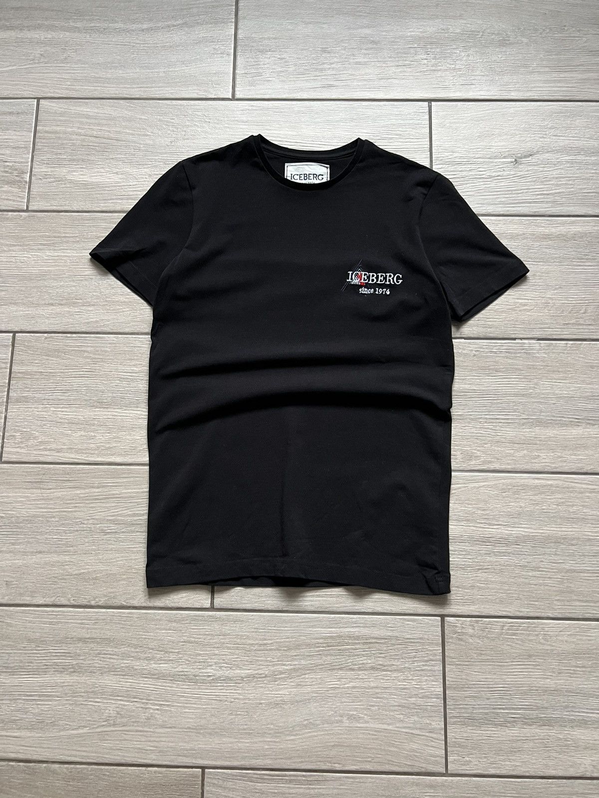 Iceberg Iceberg T-shirt Basic Y2K Vintage Size US S / EU 44-46 / 1 - 1 Thumbnail