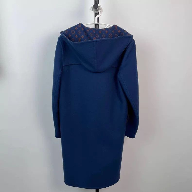 Louis Vuitton Louis Vuitton Blue cashmere coat Size XS / US 0-2 / IT 36-38 - 2 Thumbnail