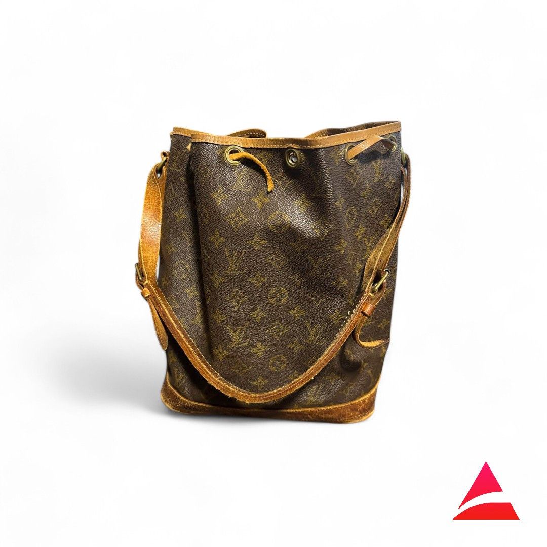 Louis Vuitton Louis Vuitton - Petit Noe Drawstring Shoulder Bag Monogram Size ONE SIZE - 1 Thumbnail
