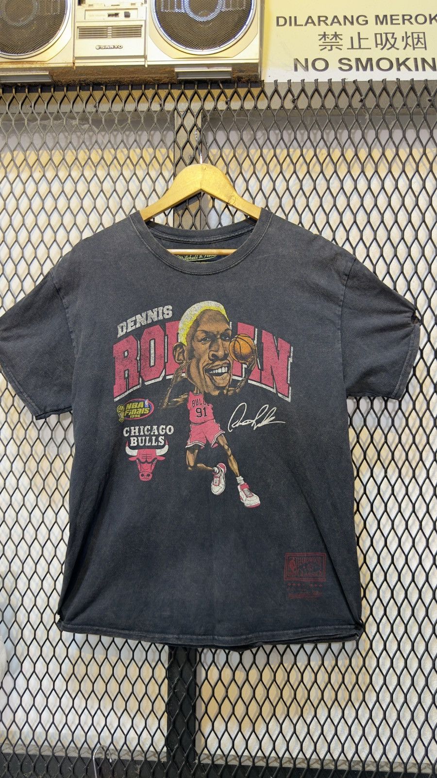 NBA NBA X CHICAGO BULL X DENIS RODMAN Size US M / EU 48-50 / 2 - 1 Thumbnail