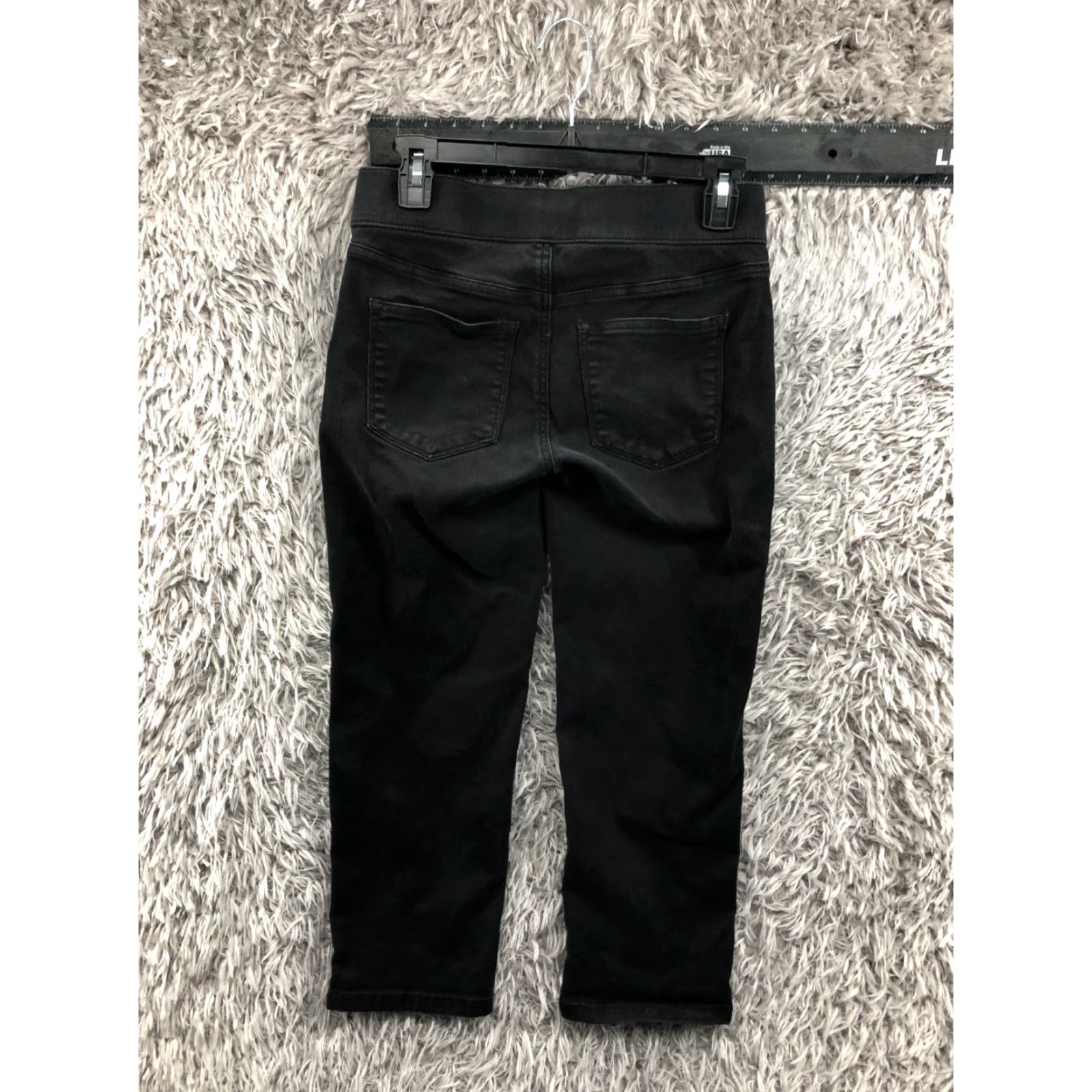 Vintage **Womens Mid Rise Black Pull On Capri Pants Size 4** User: **Sonoma Mid Rise Black Pull-On Capri Pants Size 4** Size 27" / US 4 / IT 40 - 5 Thumbnail