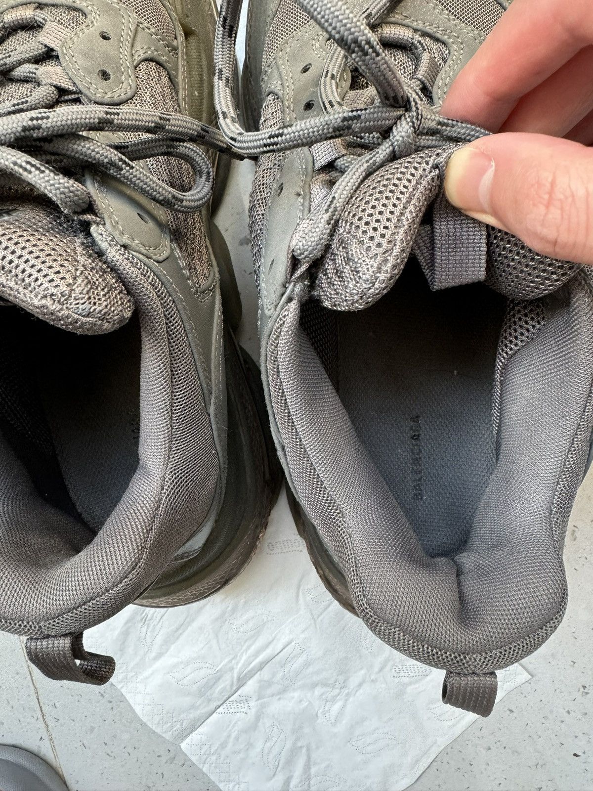 Balenciaga Balenciaga Triple S sneaker Size US 9 / EU 42 - 13 Thumbnail