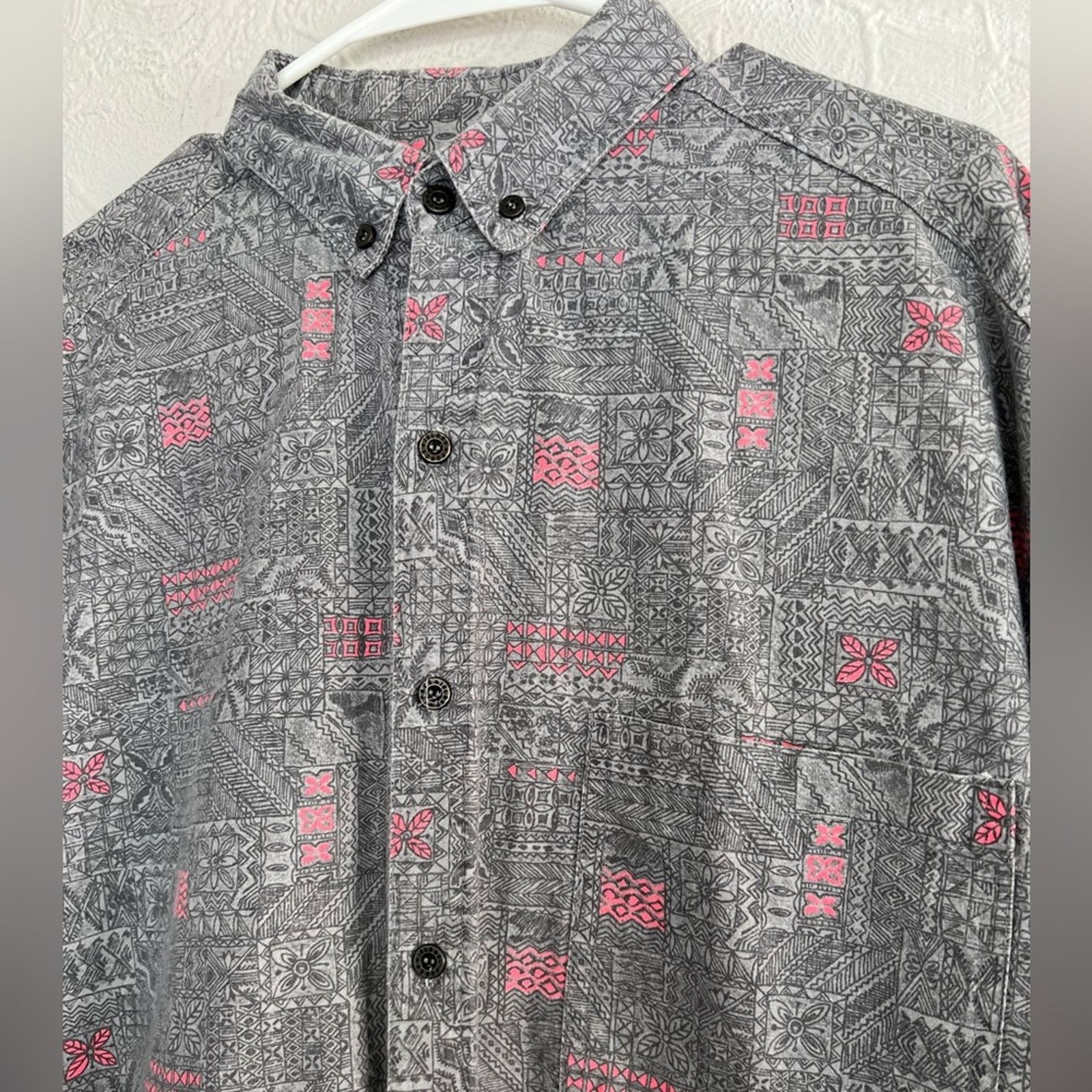 Vintage Vintage Island Force Gray Neon Pink Surfer Skater Shirt NICE Size US M / EU 48-50 / 2 - 3 Thumbnail
