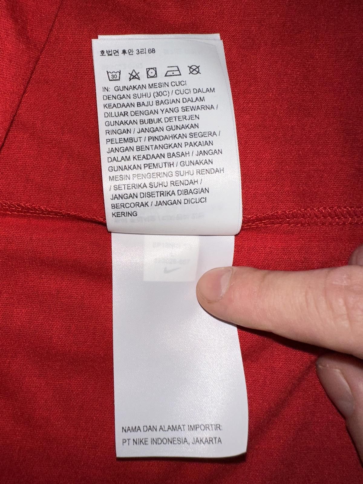Nike Nike Men’s Basketball Icon Lightweight Stretch Long Sleeve Red Shirt Sample Size US L / EU 52-54 / 3 - 9 Thumbnail