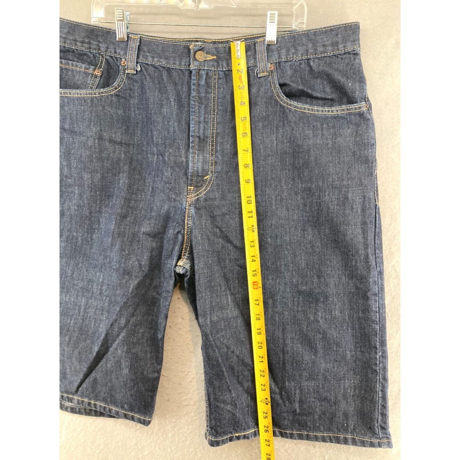 Levi's Levi's 569 Denim Shorts Bermuda Casual 40 Blue 5-Pocket Relaxed Men's fits Regular Adult 40in waist Signal: 90s theme Size US 40 / EU 56 - 3 Thumbnail