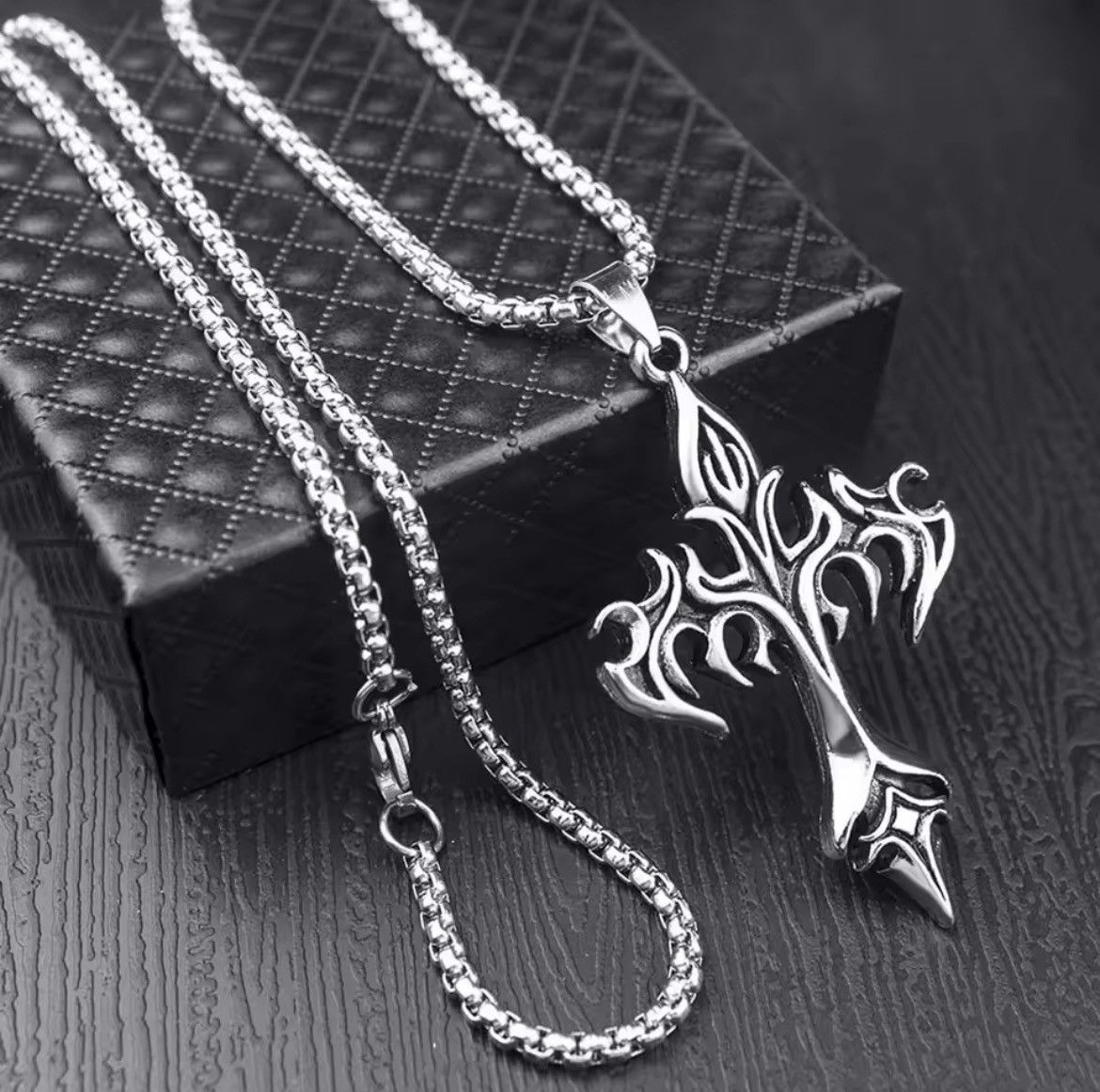 Vintage Y2K Retro Cross Chain Size ONE SIZE - 3 Thumbnail