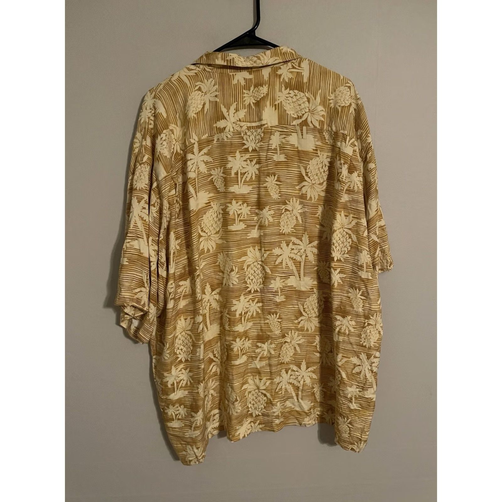 Tommy Bahama Tommy Bahama Hawaiian Shirt Gold Silk Floral Men's 2XL Button Up Short Sleeve Casual Size US XXL / EU 58 / 5 - 4 Thumbnail