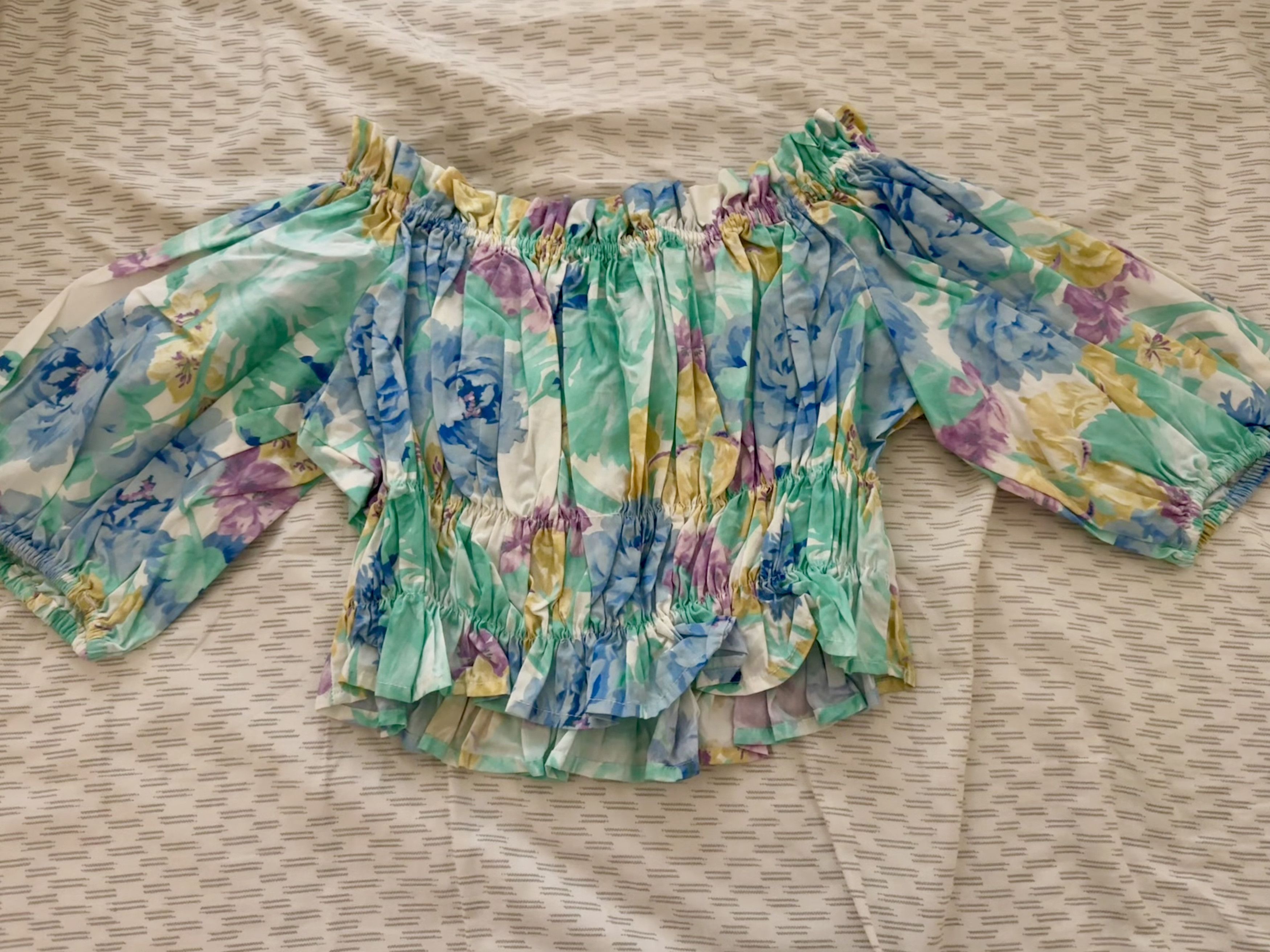 Zara Scrunch Floral Puff Sleeve Crop Top Size XS / US 0-2 / IT 36-38 - 1 Thumbnail