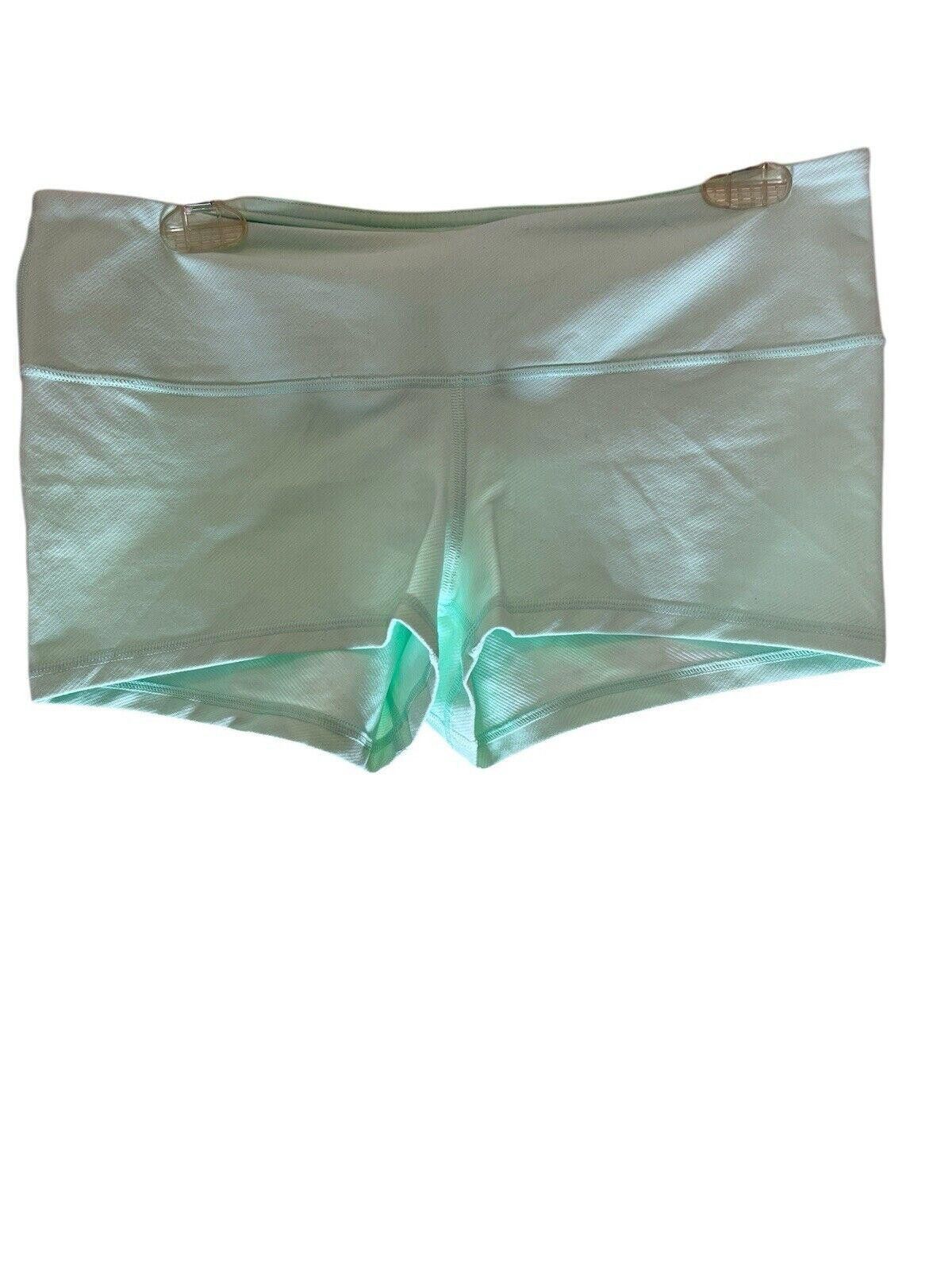Designer lululemon shorts sz 10 womens Size 32" / US 10 / IT 46 - 1 Thumbnail