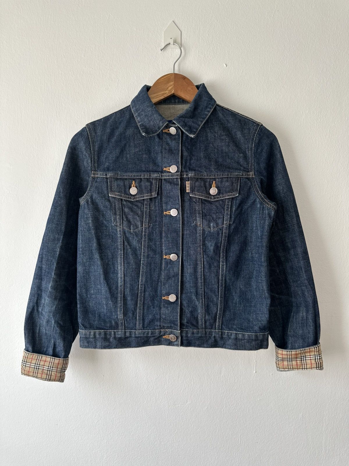 Burberry Vintage Burberry Blue Label Denim Jacket Size M / US 6-8 / IT 42-44 - 2 Thumbnail