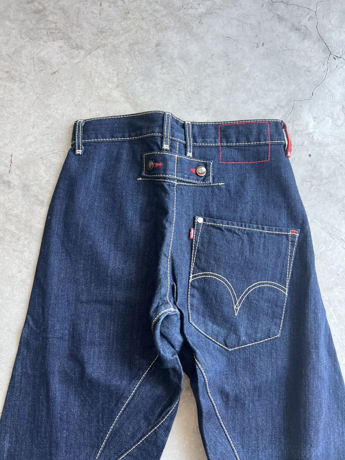 Levi's Levis Engineered Jeans Cinch Back Actual 29x32 Size US 29 - 5 Thumbnail