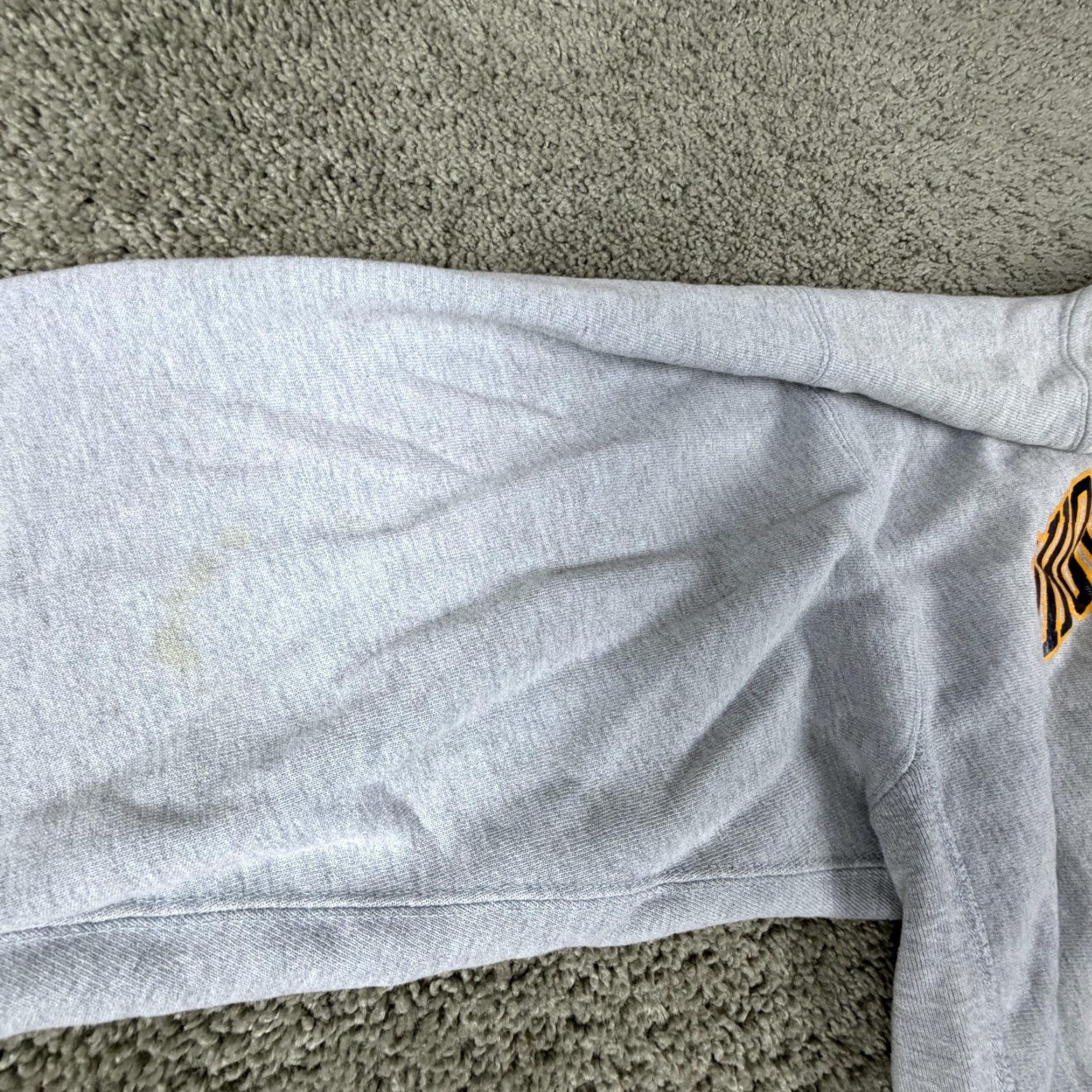 Champion VINTAGE Champion Sweatshirt Mens XL Gray Rhode Island Football 33 Graphic Print Reverse Weave Crew Neck Warmup USA 80s Size US XL / EU 56 / 4 - 6 Thumbnail