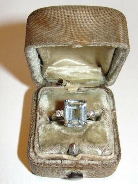 Designer 14kt white Gold Ring with an Emerald Cut Aquamarine&Diamonds Size ONE SIZE - 1 Thumbnail