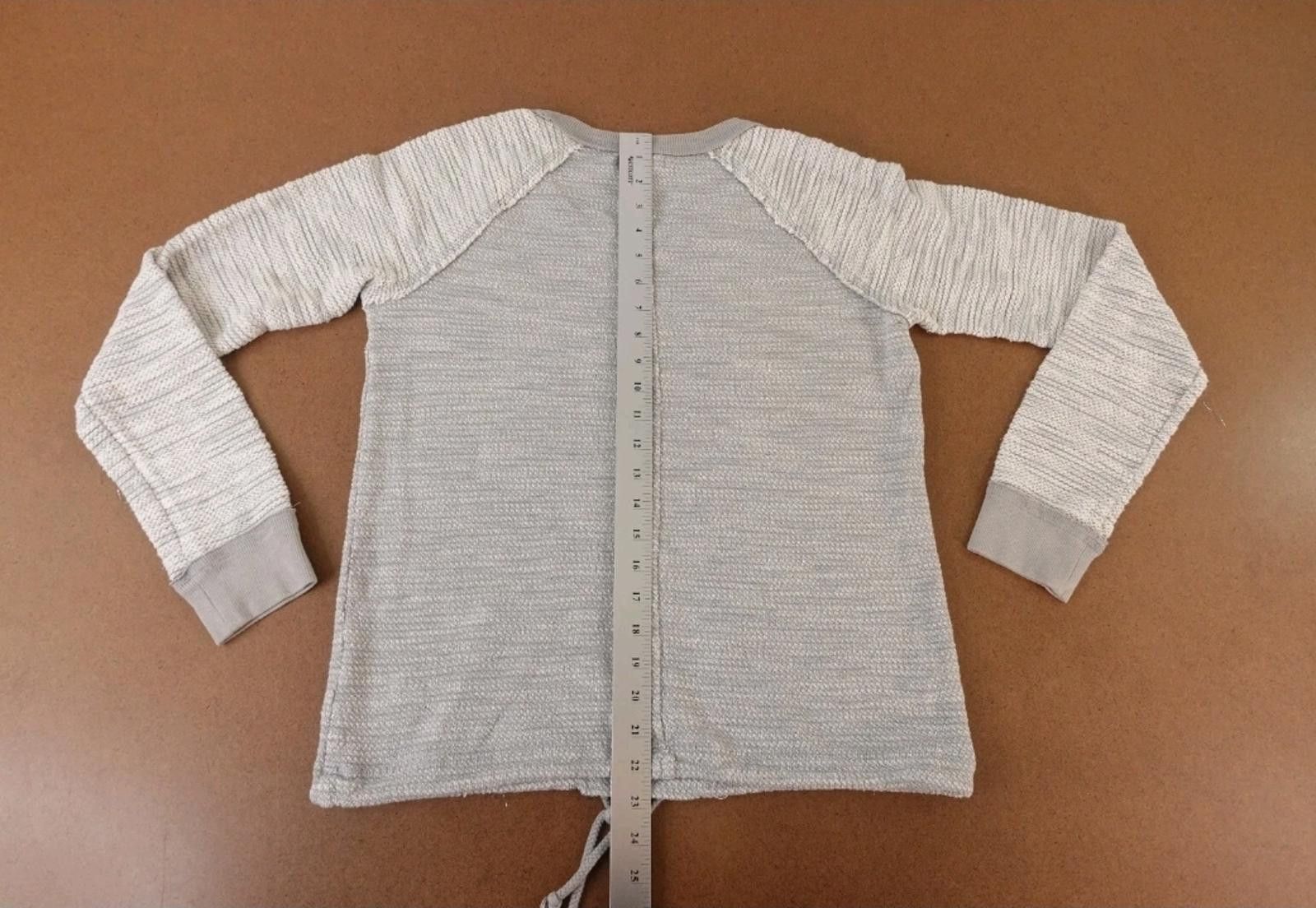 Other Maurices Women's Gray Shimmer Knit Sweater Size M / US 6-8 / IT 42-44 - 6 Thumbnail