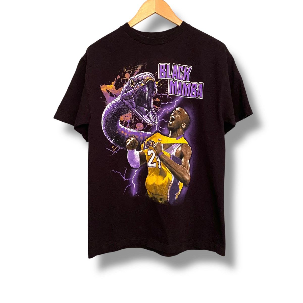 Vintage Vintage Kobe Bryant Mamba Los Angeles Lakers Basketball Tee Size US L / EU 52-54 / 3 - 1 Thumbnail