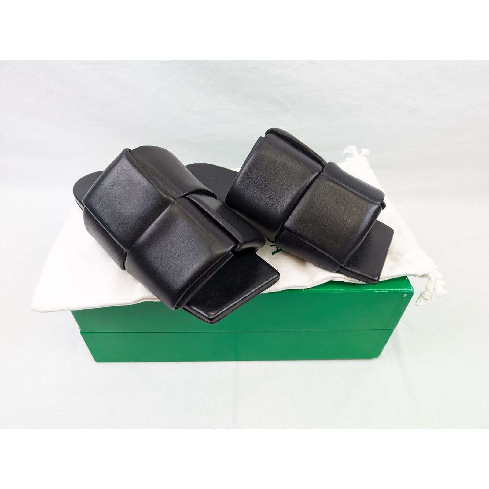 Bottega Veneta o1rshd1 Nappa Lagoon Leather Sandals in Black Size US 10 / EU 43 - 18 Thumbnail