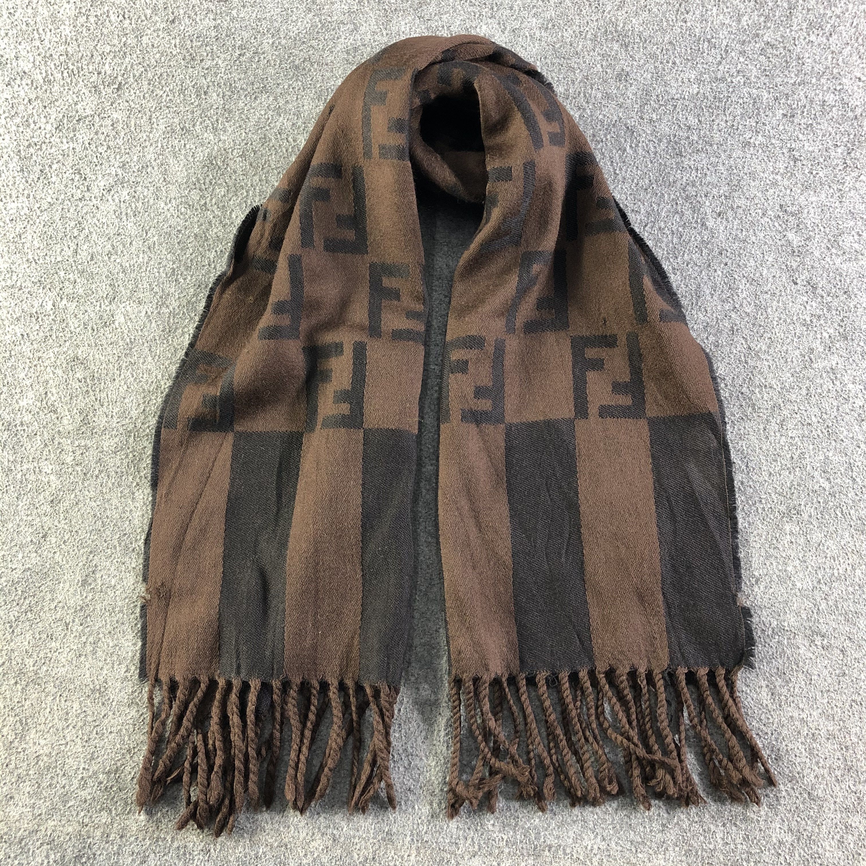 Fendi Fendi Scarf / Muffler / Neckwear P557 Size ONE SIZE - 1 Thumbnail