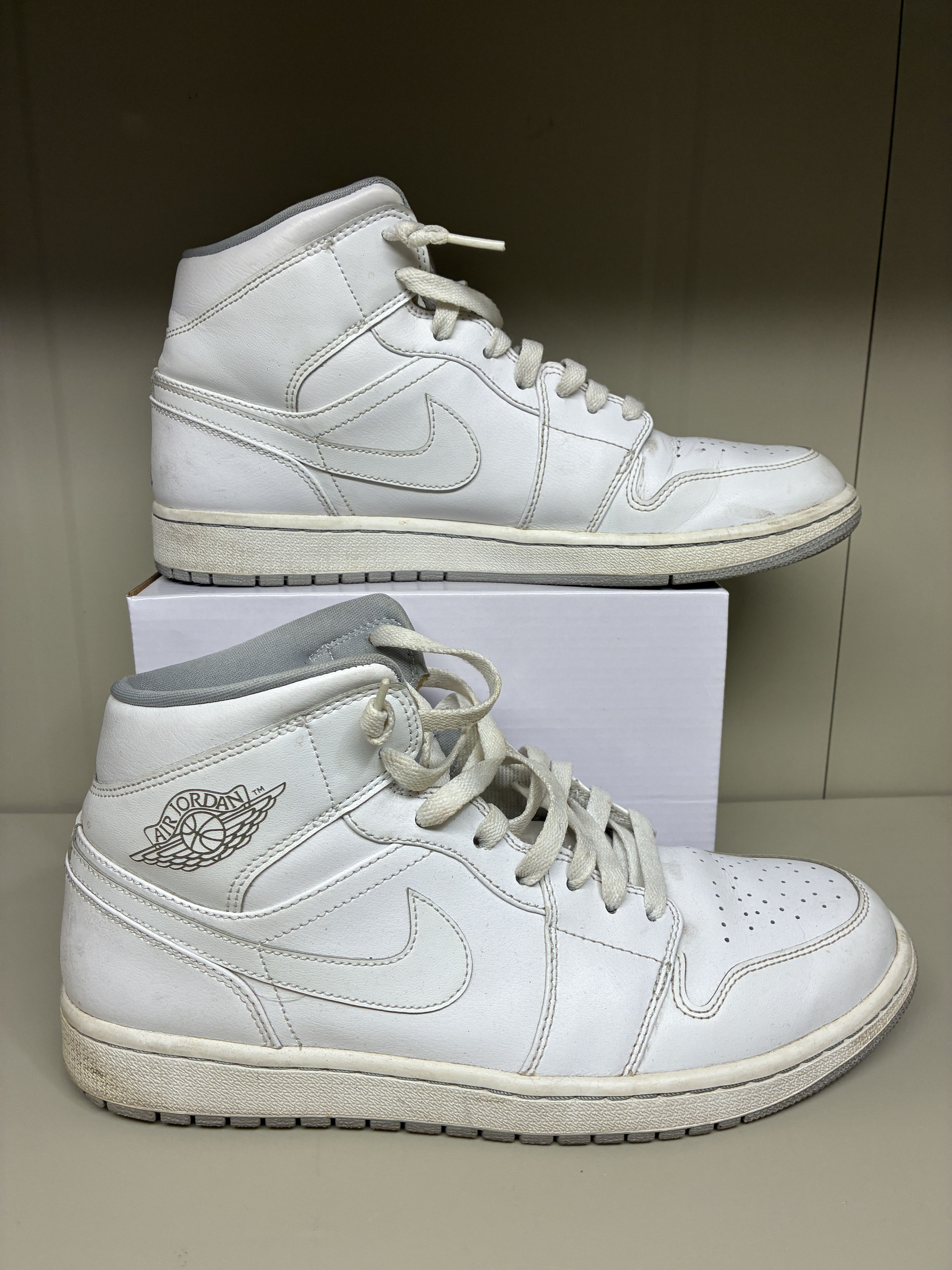 Nike Nike Air Jordan 1 Mid White Wolf Grey 2016 Men's Size 11 Size US 11 / EU 44 - 1 Thumbnail