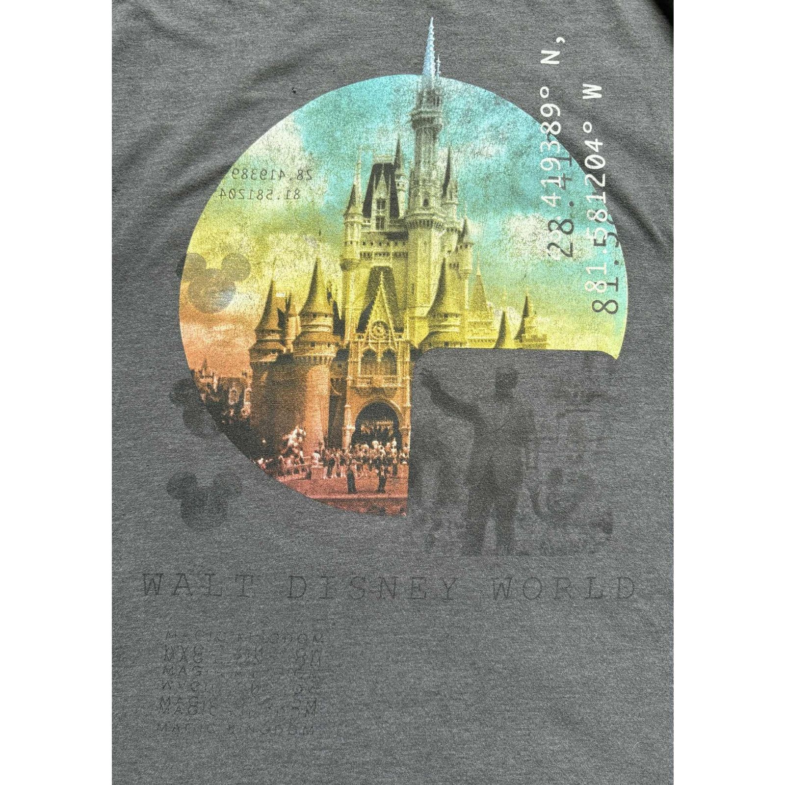 Disney Disney Parks x Hanes Cinderella Castle Graphic Tee Gray L Size US L / EU 52-54 / 3 - 2 Thumbnail