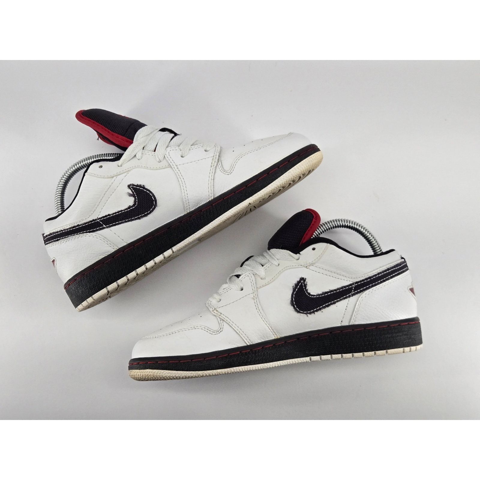 Nike Nike Air Jordan 1 Phat Low Retro Youth Sneakers Size 5.5Y Size US 5.5 / EU 38 - 4 Thumbnail