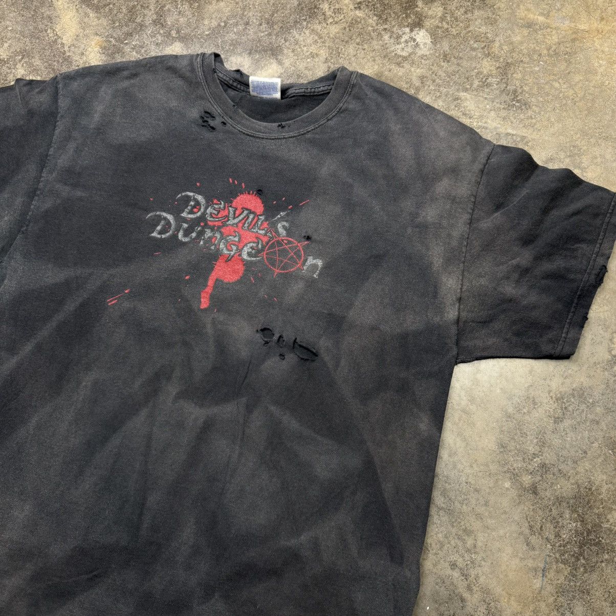 Vintage vintage devil pentagram dungeon baggy thrashed faded tshirt Size US XL / EU 56 / 4 - 1 Thumbnail