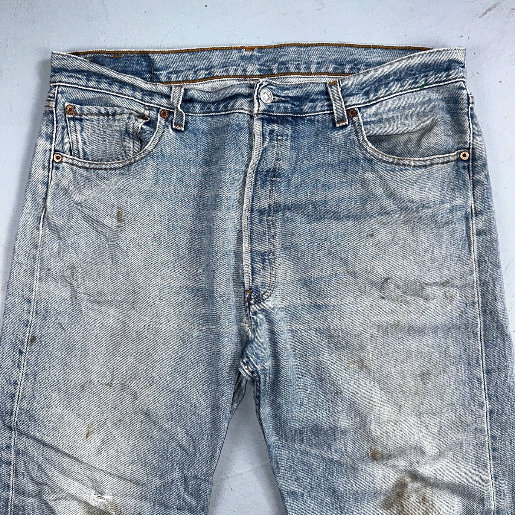 Levi's VINTAGE Levi's 501 Jeans Men 36x30 Blue Light Wash Straight 90s USA Classic 5-Pocket Denim Size US 36 / EU 52 - 2 Thumbnail
