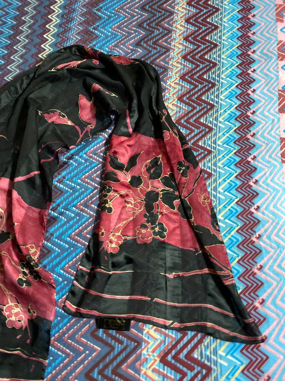Vintage Flower Design Silk Scarf / Muffler / Silk Shawl Size ONE SIZE - 5 Thumbnail