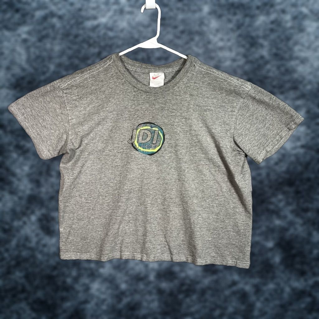 Nike VINTAGE Nike 90s Graphic Tee Shirt Adult XL Gray Sportswear Mens Size US XL / EU 56 / 4 - 1 Thumbnail