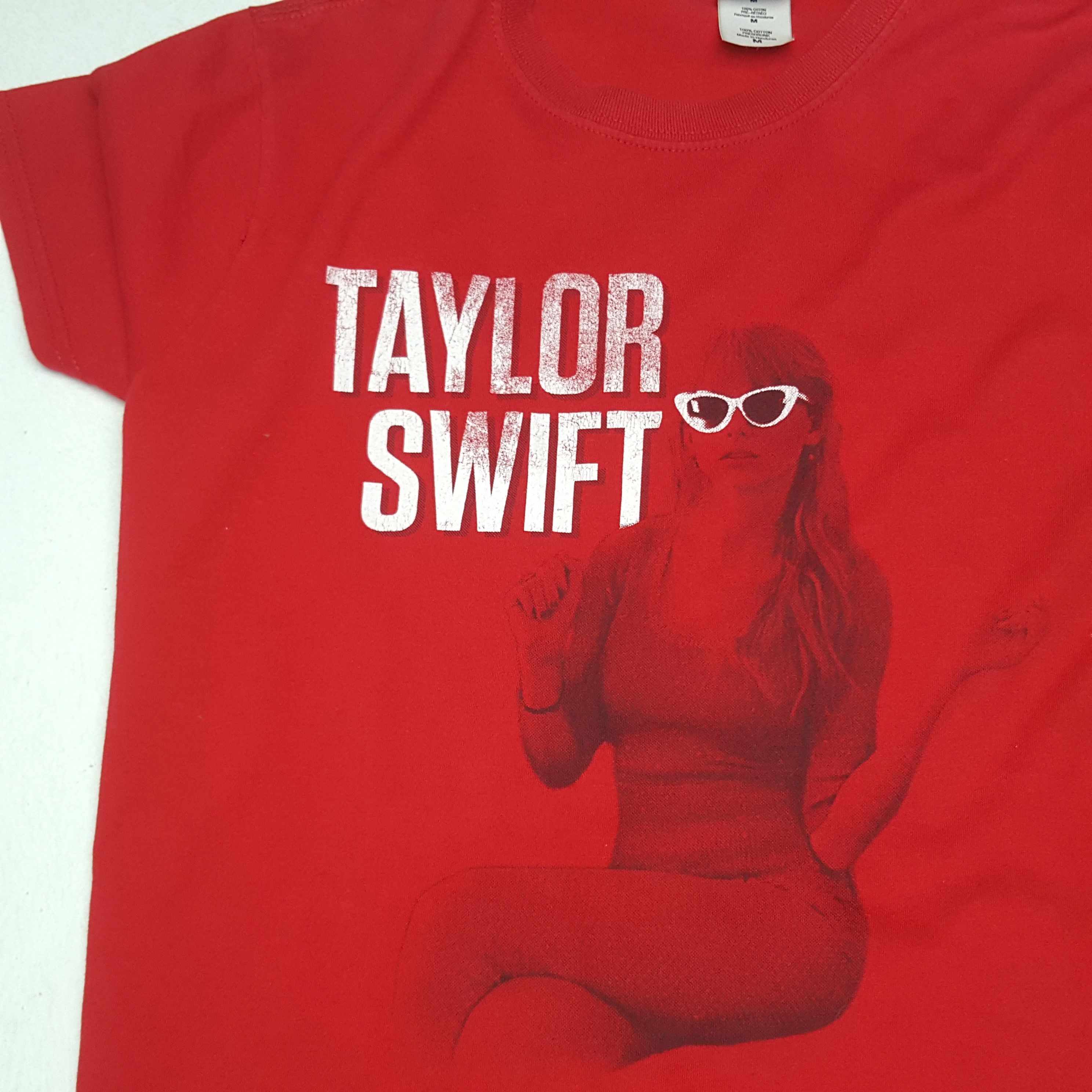 Vintage Vintage Taylor Swift American Singer Songwriter Tshirt Size US M / EU 48-50 / 2 - 5 Thumbnail