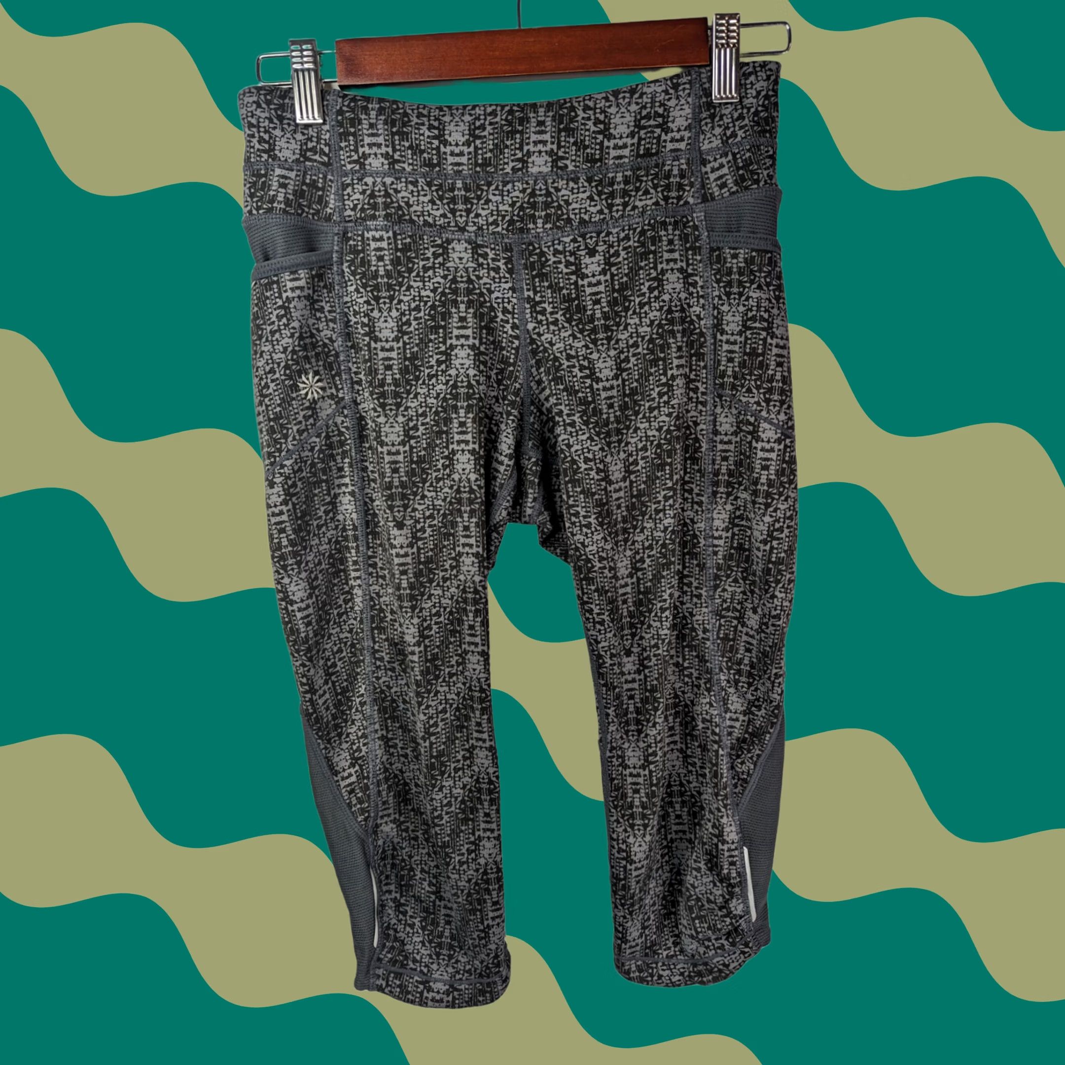 Athleta Athleta Be Free Knicker Crop Capri Leggings Pants Run In Gray XS Womens Crops Size 26" / US 2 / IT 38 - 1 Thumbnail