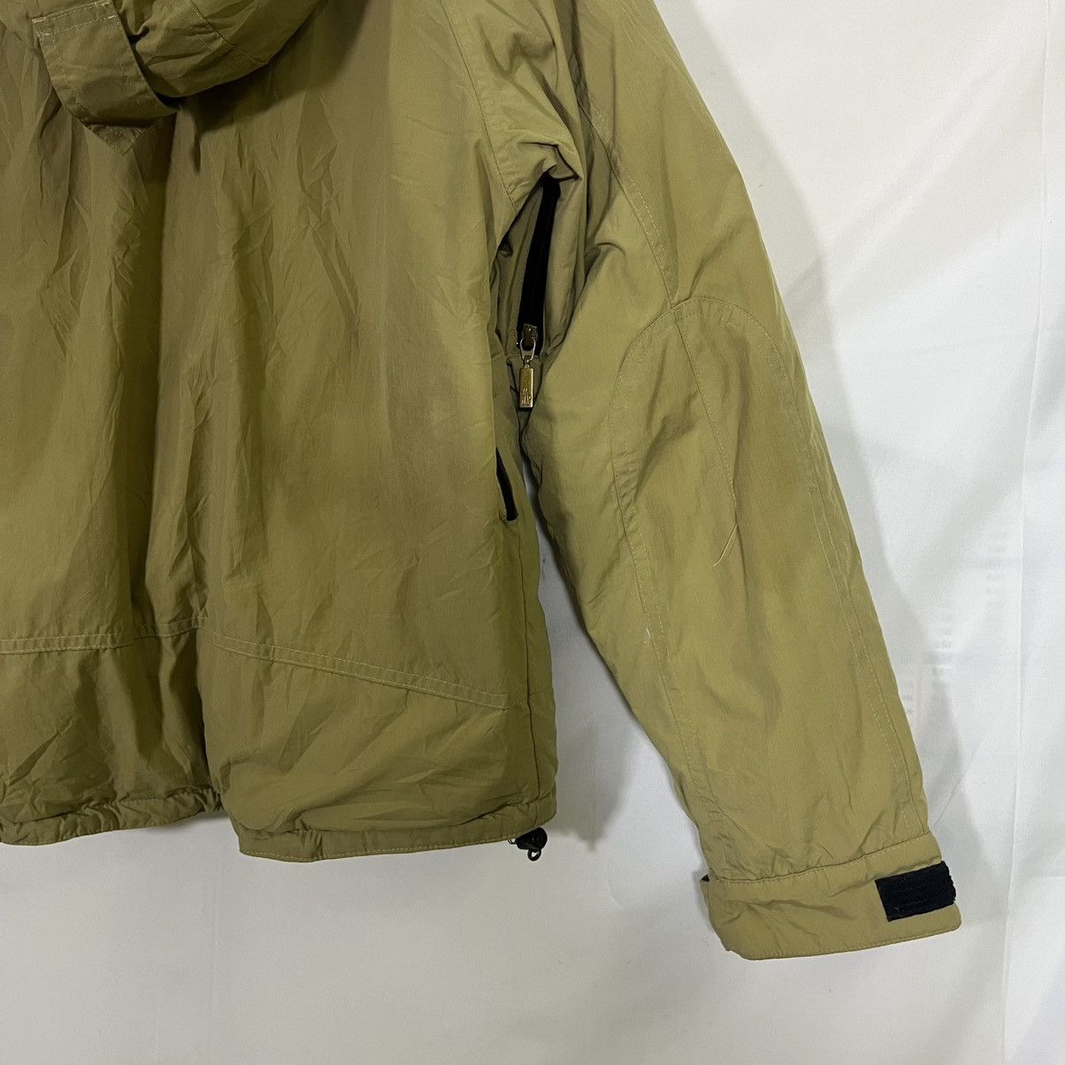 Moncler VINTAGE MONCLER GORPCORE JACKET Size US S / EU 44-46 / 1 - 18 Thumbnail