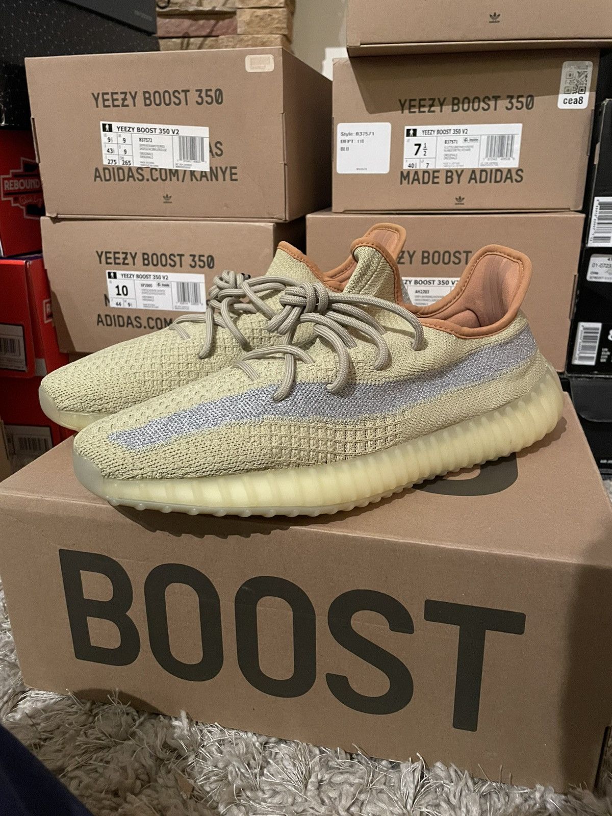 Yeezy Yeezy 350 V2 Marsh Size US 10.5 / EU 43-44 - 1 Thumbnail