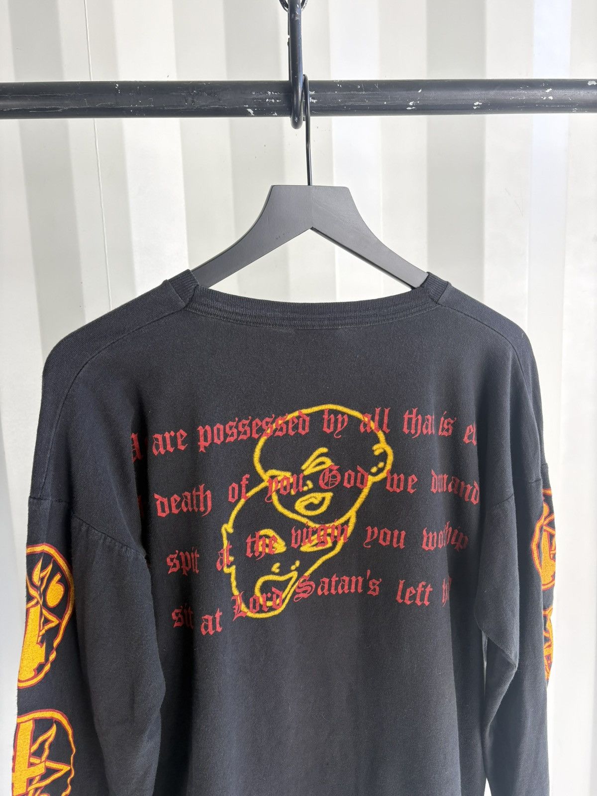 Band Tees Vintage Venom Welcome To Hell Faded Distressed Shirt GRUNGE Size US XL / EU 56 / 4 - 5 Thumbnail