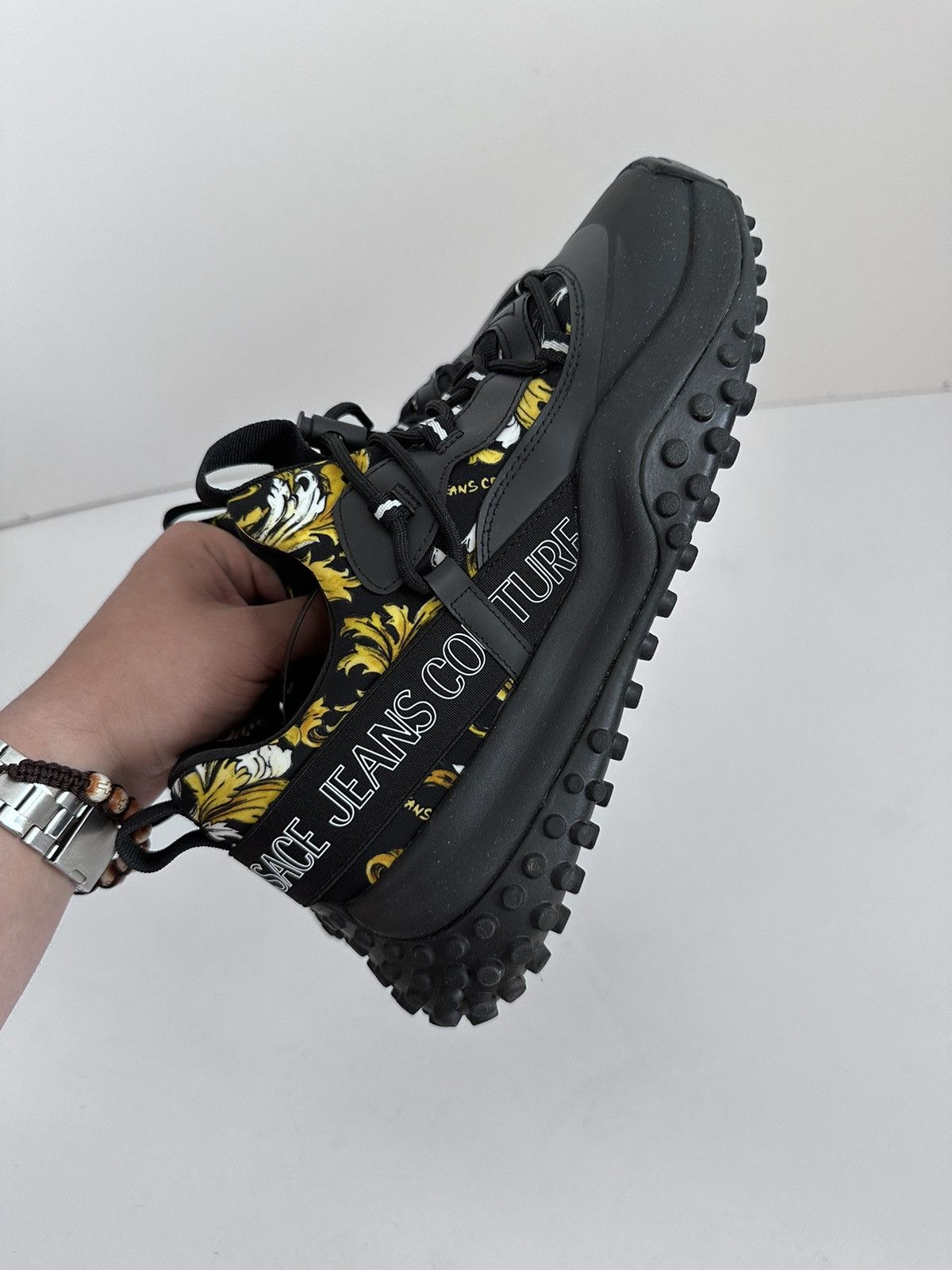 Versace Jeans Couture Versace Jeans Couture OUTLINE BAROCCO HYBER SNEAKERS US8.5 Size US 8.5 / EU 41-42 - 6 Thumbnail