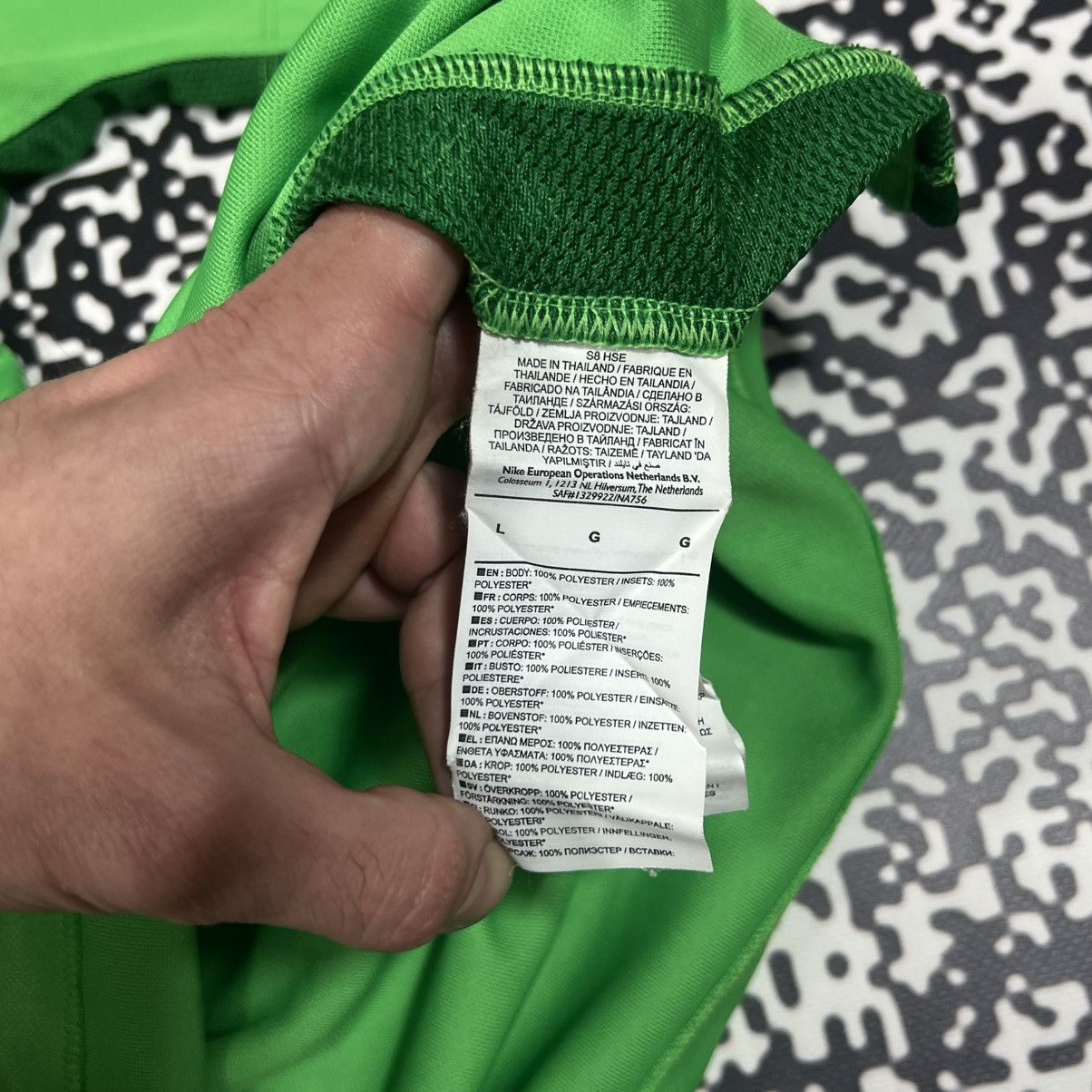 Nike Nike Augsburg Germany Soccer Football Y2K Blokecore Jersey Size US L / EU 52-54 / 3 - 14 Thumbnail