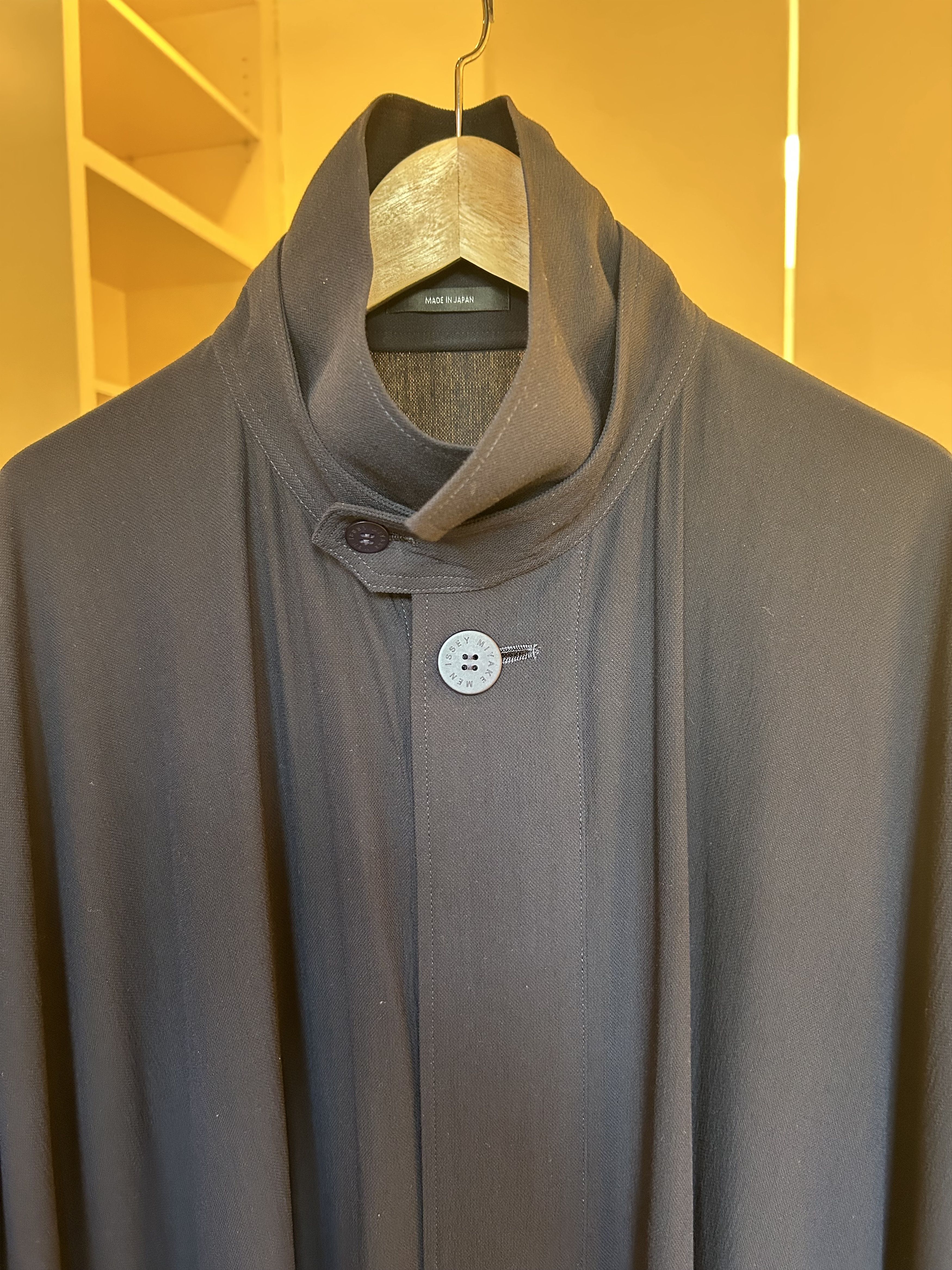 Issey Miyake Issey Miyake Men S/S 2017 Runway Look 38 — Cape-Style Jacket Size US L / EU 52-54 / 3 - 3 Thumbnail