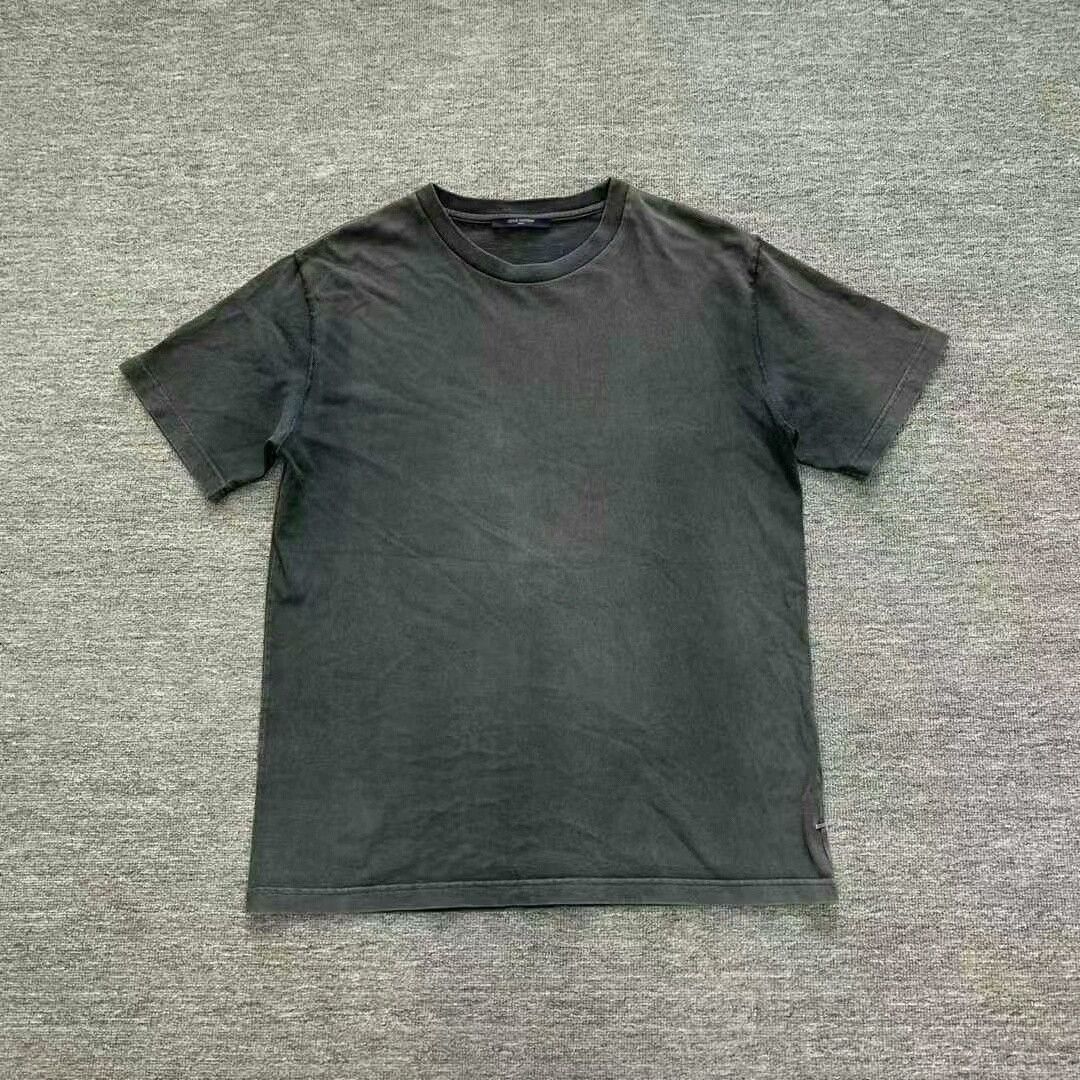 Louis Vuitton lv water-washed gray short sleeve t-shirt Size US L / EU 52-54 / 3 - 1 Thumbnail