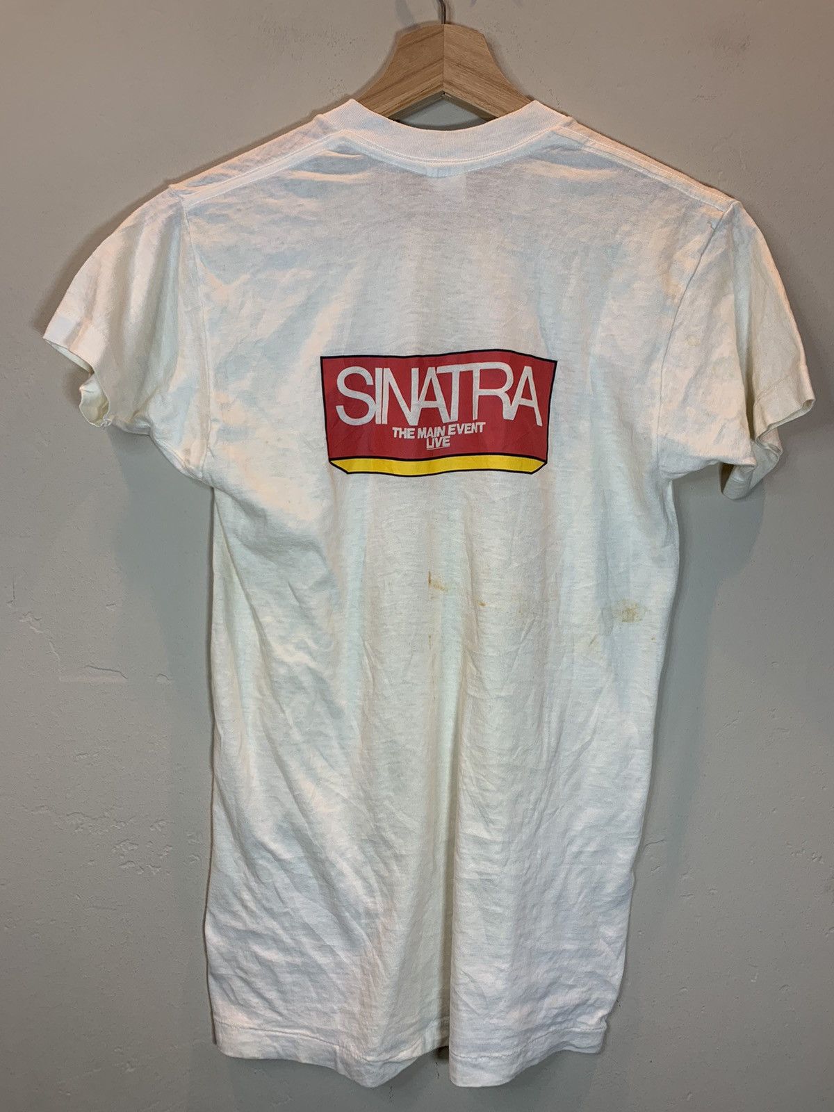 Band Tees RARE* Vintage 1974 Frank Sinatra Main Event Live Art T-Shirt Size US S / EU 44-46 / 1 - 2 Thumbnail
