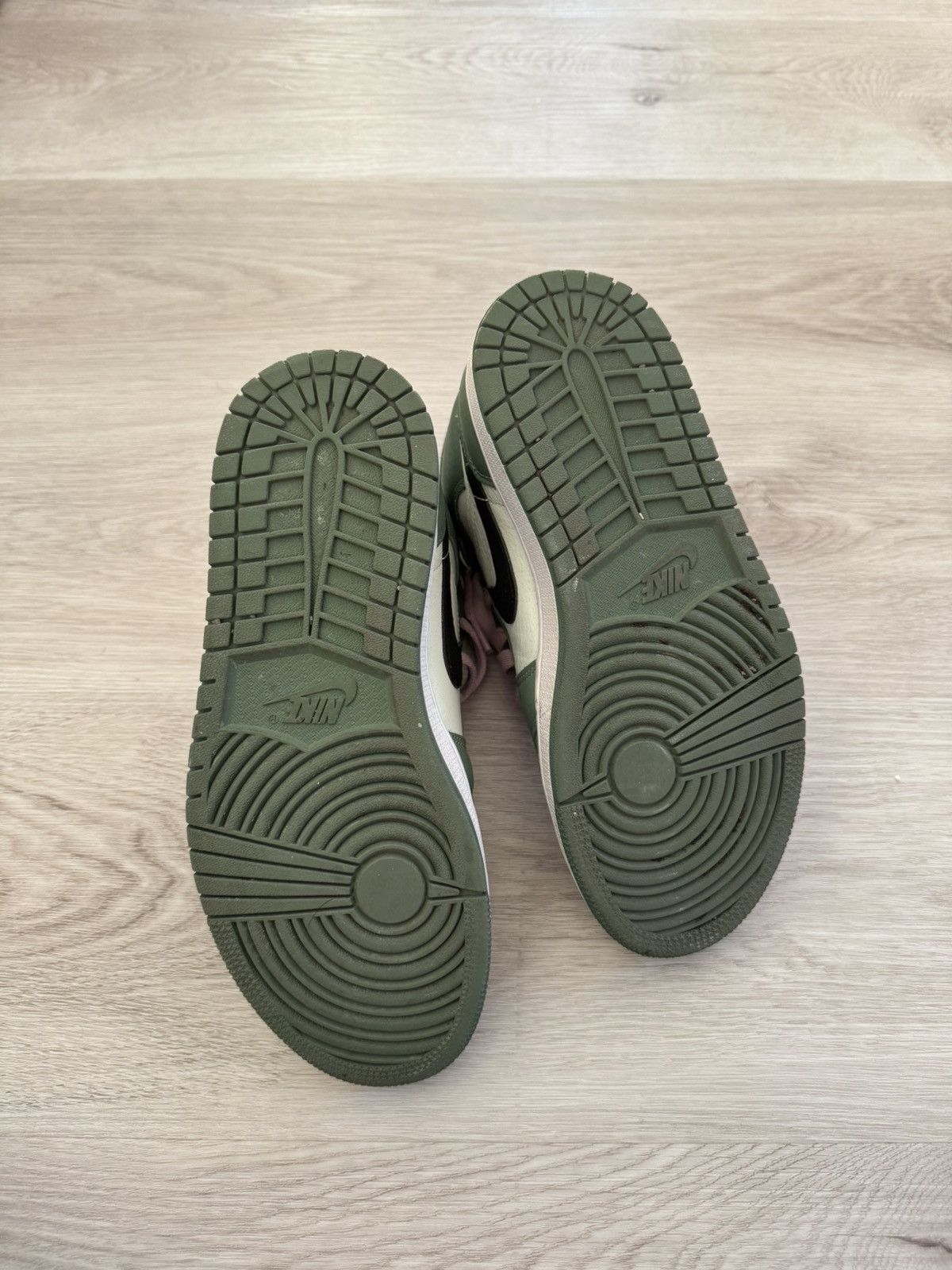 Jordan Brand Women’s Air Jordan Mid SE ‘Dutch Green’ Size US 7.5 / IT 37.5 - 5 Thumbnail