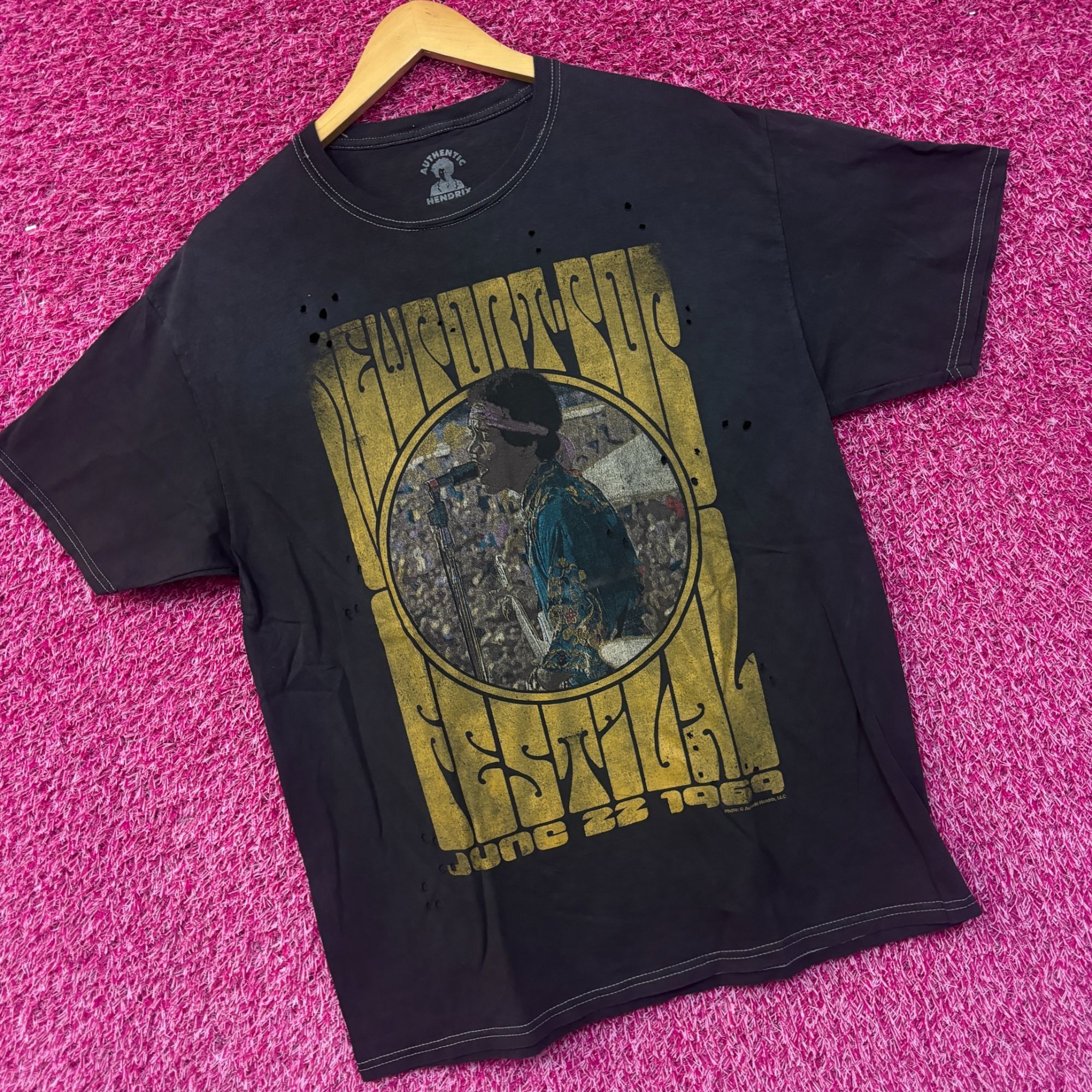 Jimi Hendrix Jimi Hendrix 1969 Newport Pop Festival Distressed Rock Tee M Size US M / EU 48-50 / 2 - 3 Thumbnail