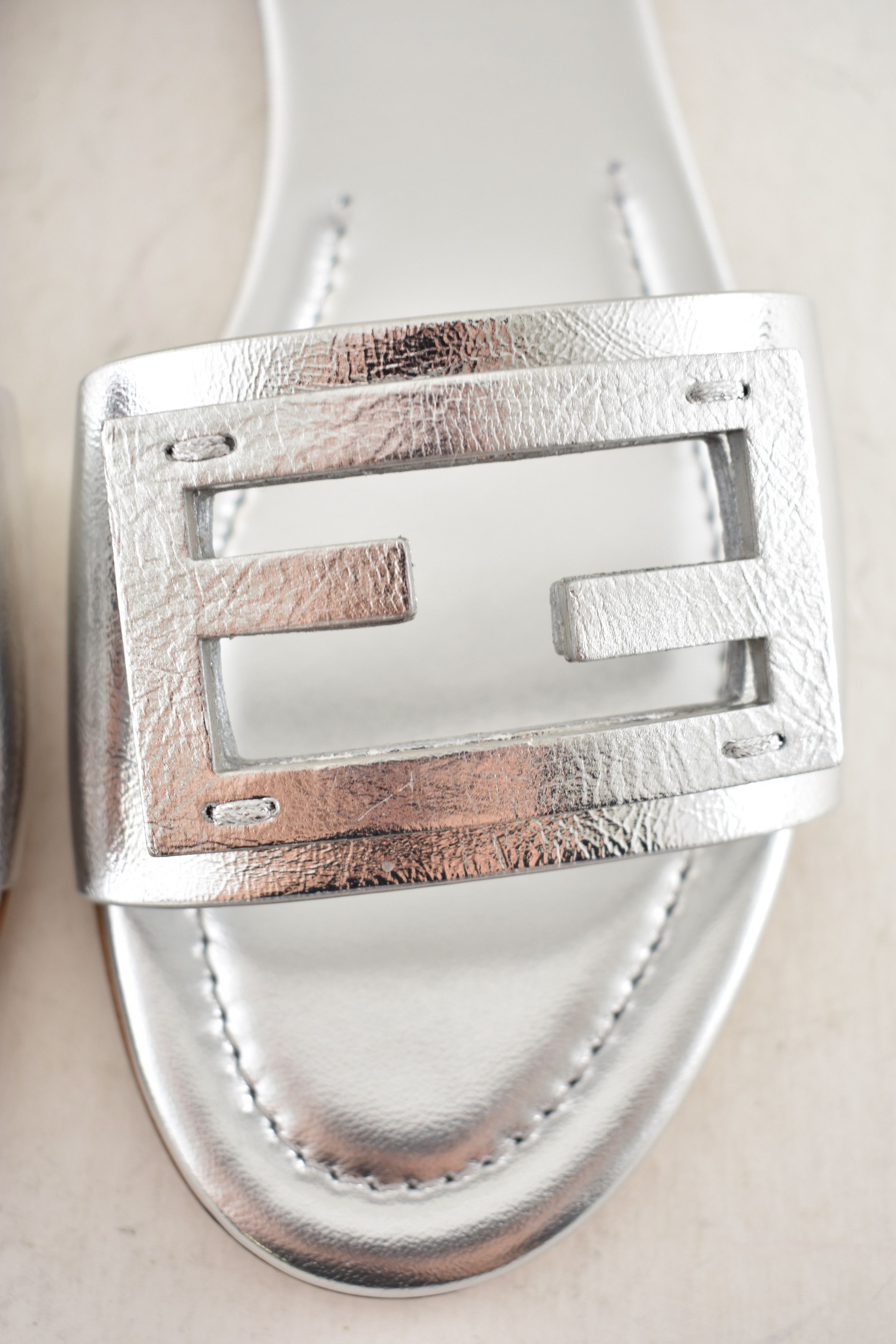 Fendi Fendi Baguette Leather FF Logo Slide Flat Flop Sandal 39 Size US 9 / IT 39 - 9 Thumbnail