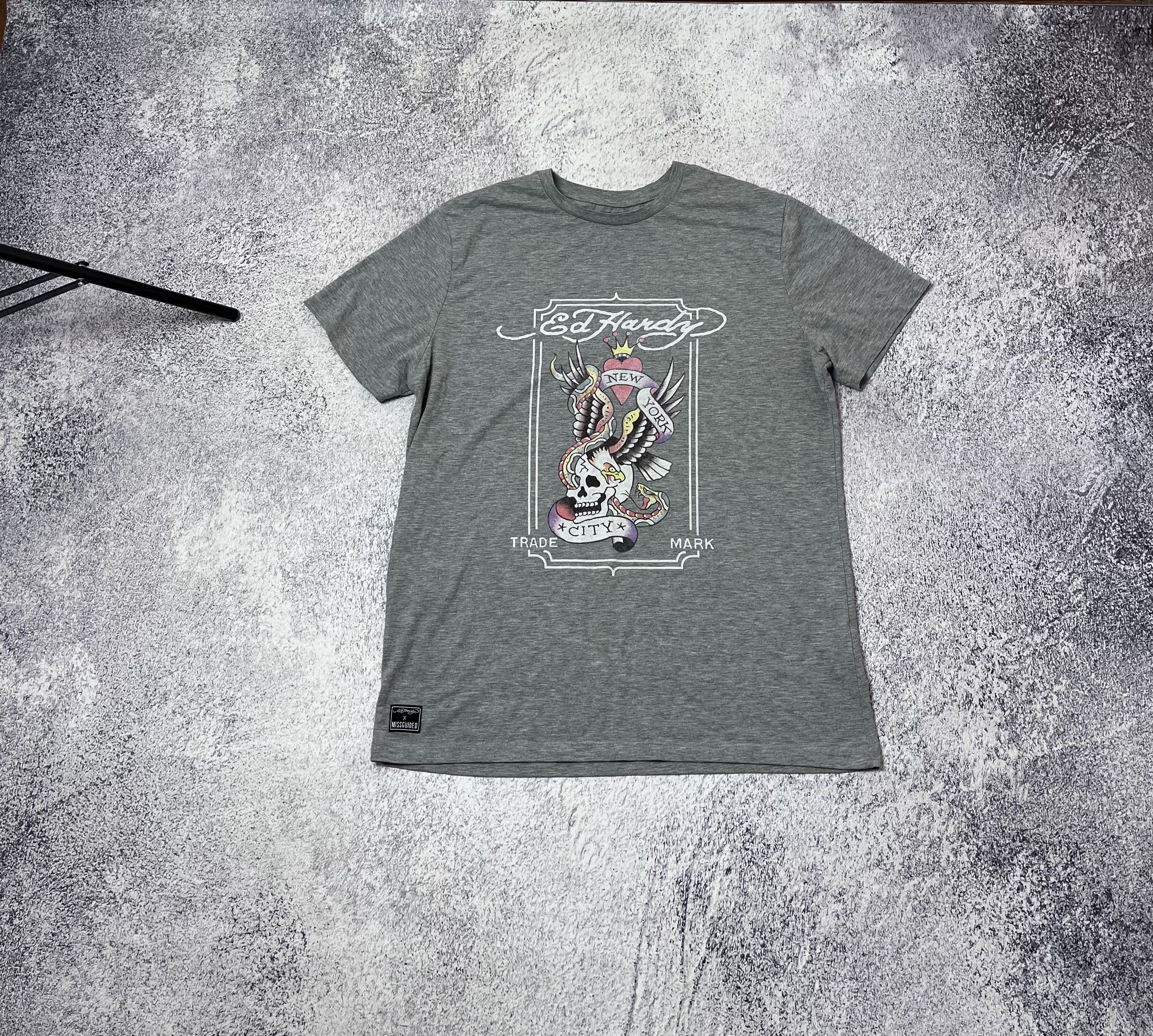 Ed Hardy × Japanese Brand Men’s T-shirt Ed Hardy size L logo Y2K Size US L / EU 52-54 / 3 - 1 Thumbnail