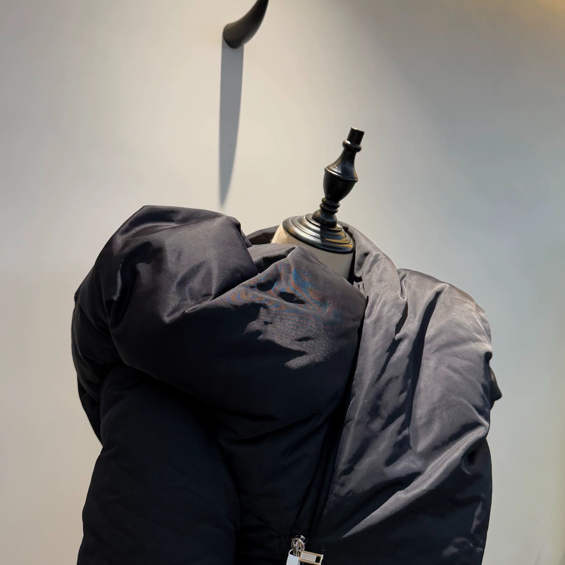 Rick Owens Rickowens Multi-line Asymmetrical Women's Puffer Jacket Size M / US 6-8 / IT 42-44 - 3 Thumbnail
