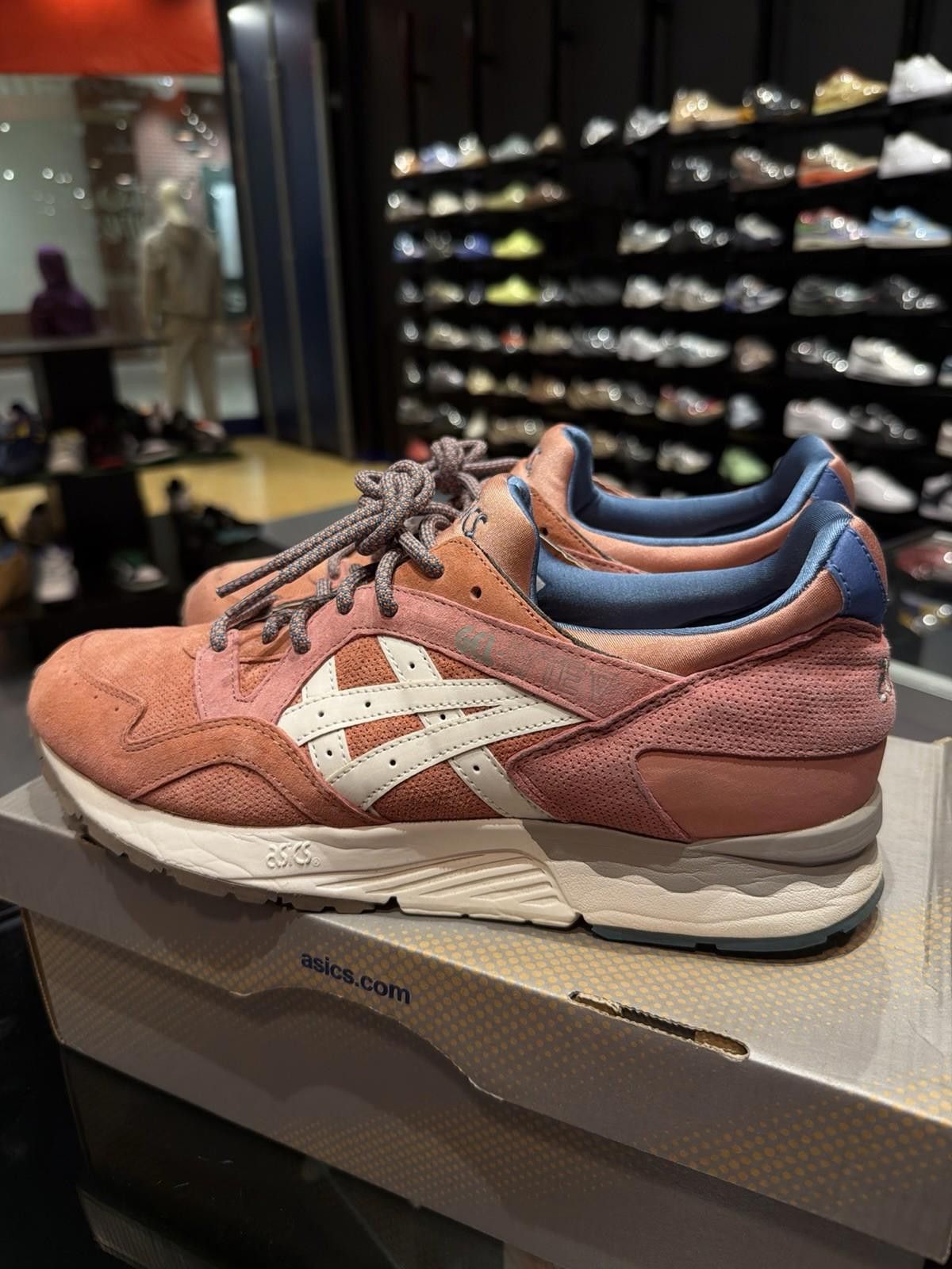Asics ASICS Gel Lyte V Ronnie Fieg Rose Gold [Size 11.5] W/ Box Size US 11.5 / EU 44-45 - 7 Thumbnail